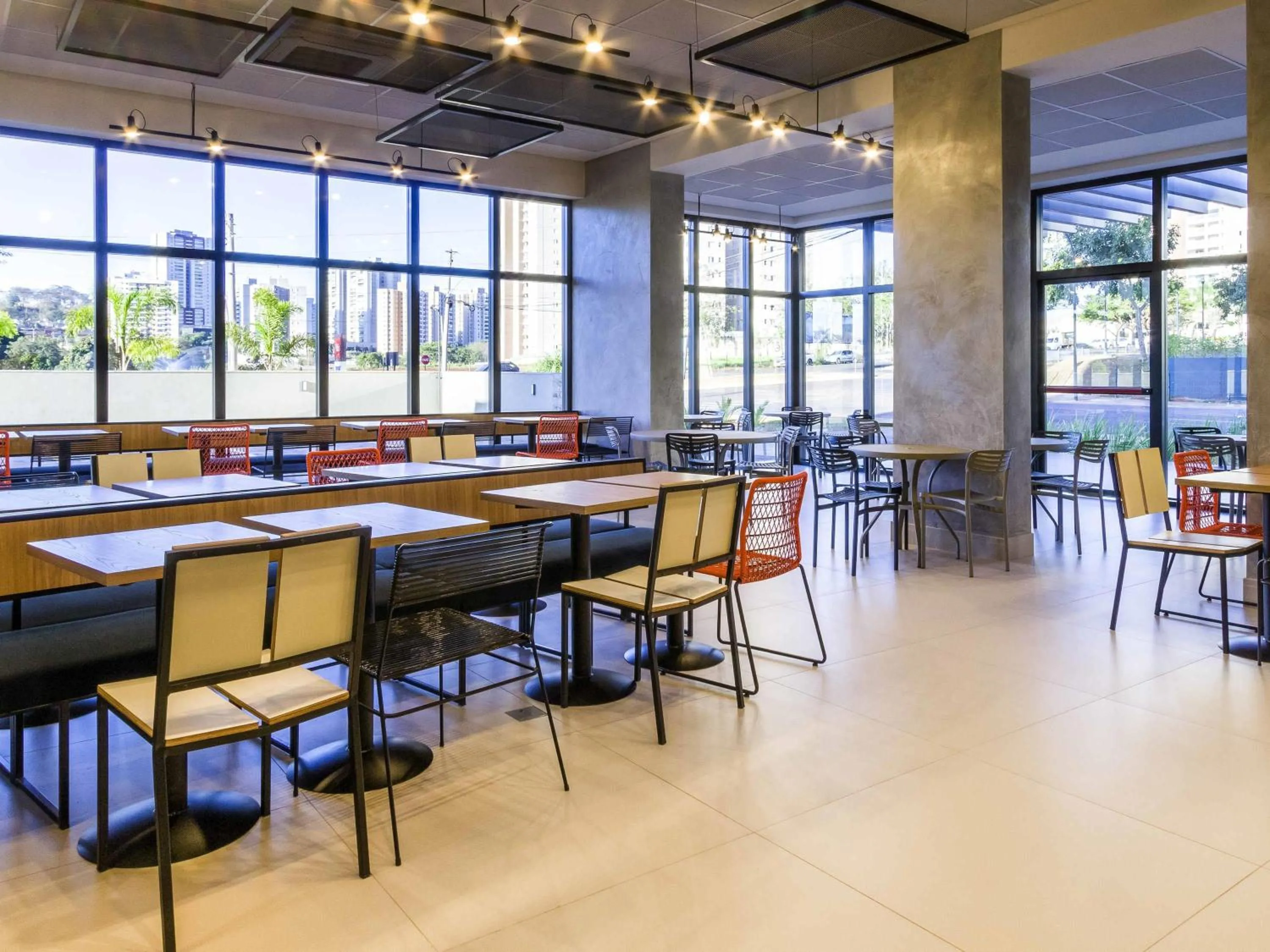 Restaurant/places to eat in ibis Ribeirao Preto Vila do Golf