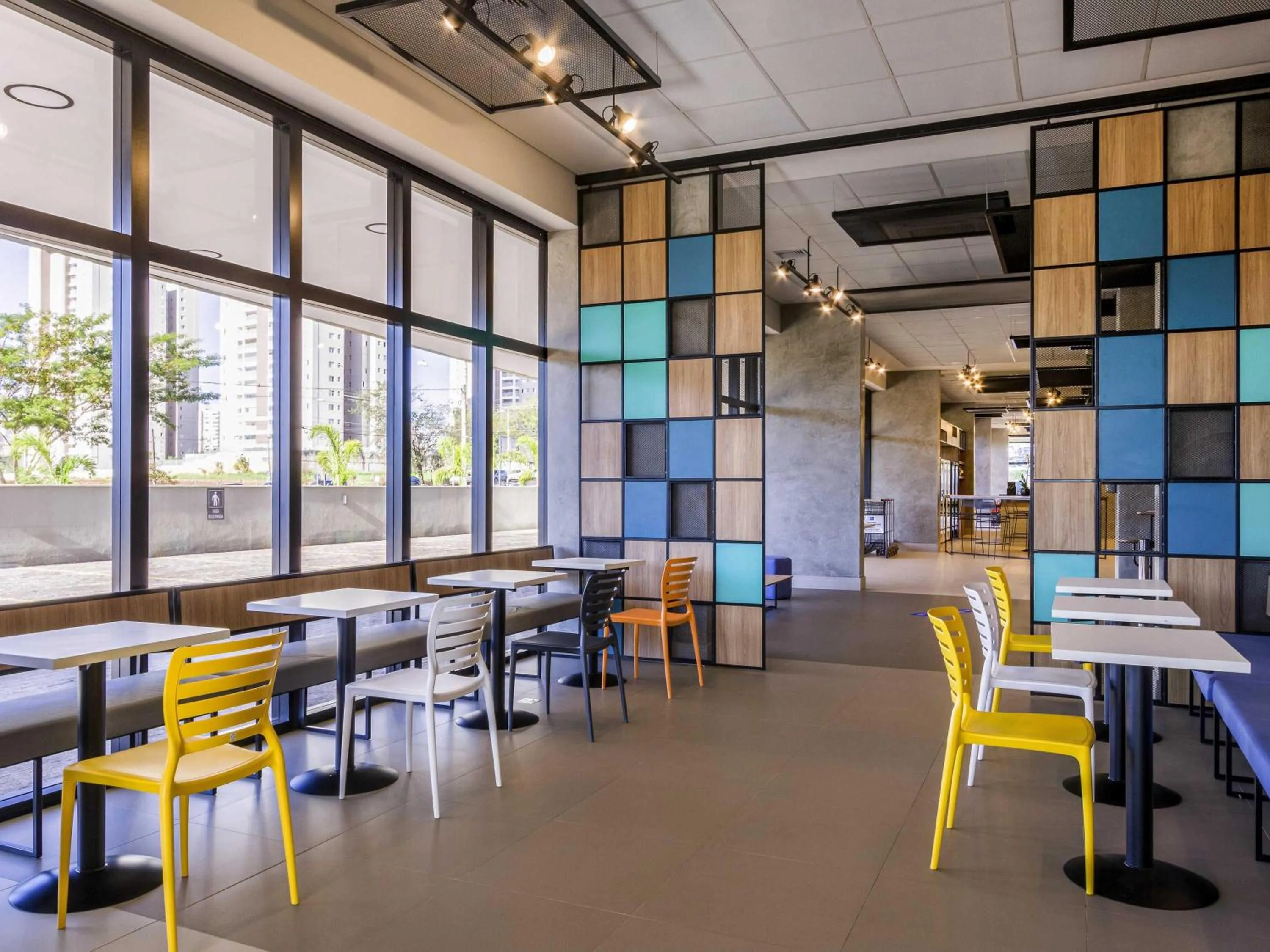 Restaurant/places to eat in ibis Ribeirao Preto Vila do Golf