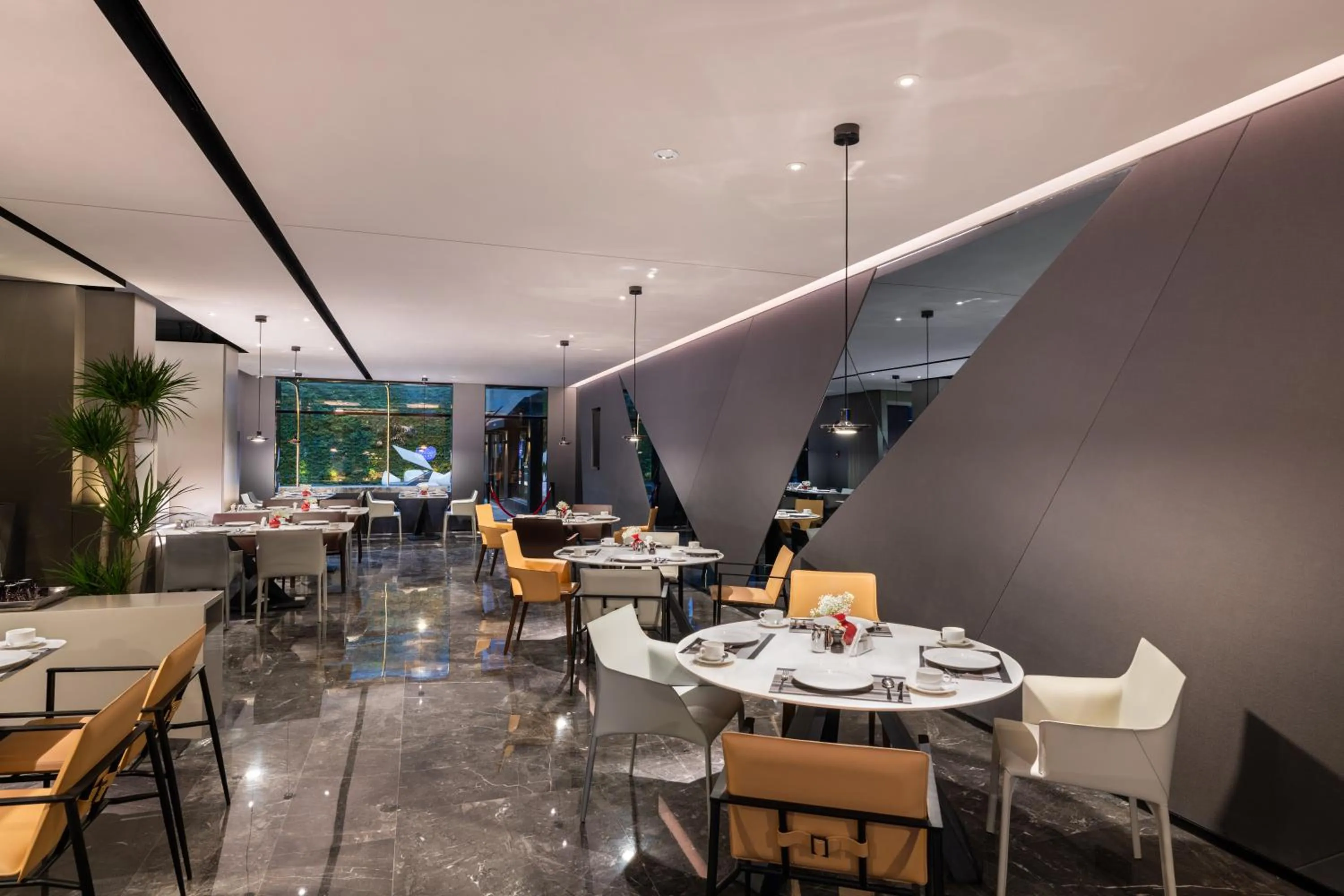 Restaurant/places to eat in Novotel Yangzhou City Center