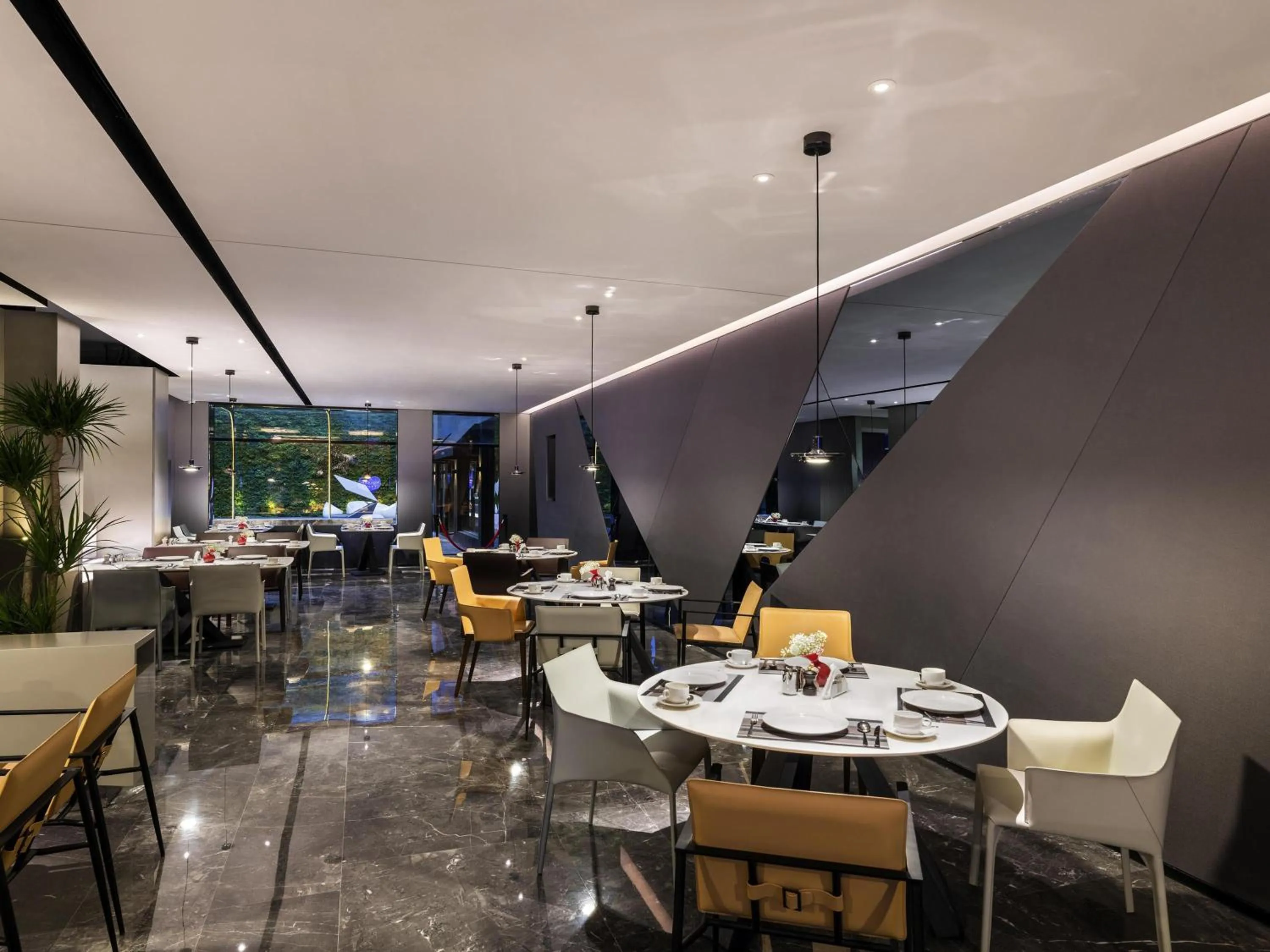 Restaurant/places to eat in Novotel Yangzhou City Center