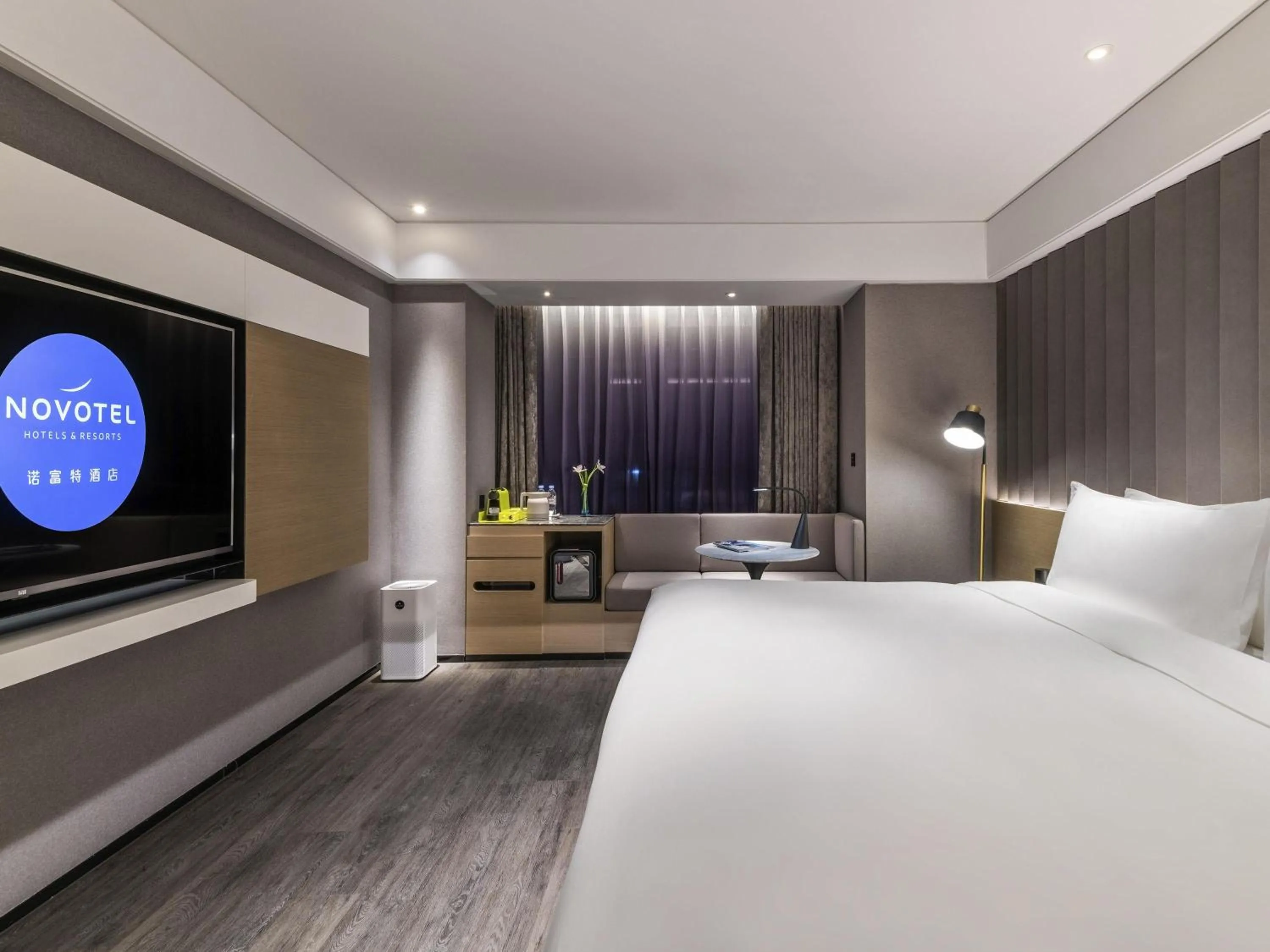 Standard King Room in Novotel Yangzhou City Center