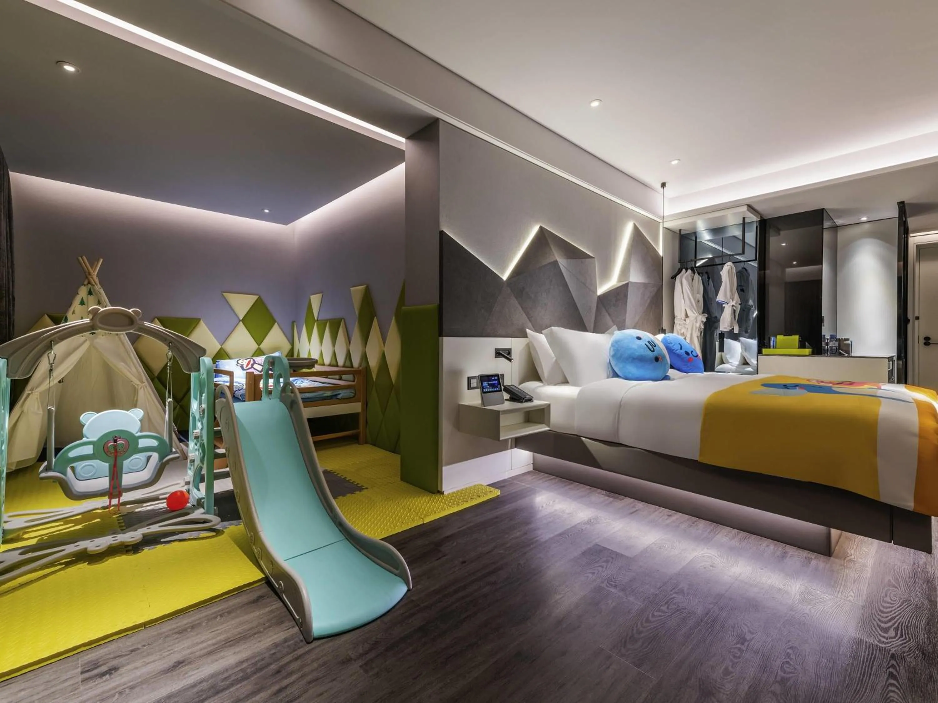 Bedroom, Bed in Novotel Yangzhou City Center