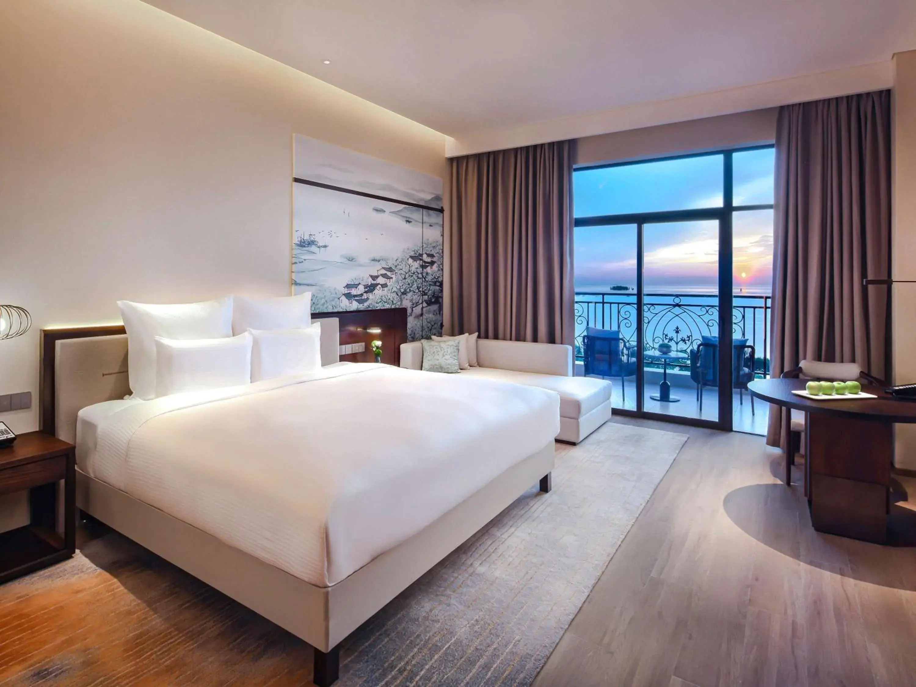 Bedroom, Bed in Pullman Yueyang Bedroom, Bed in Pullman Yueyang