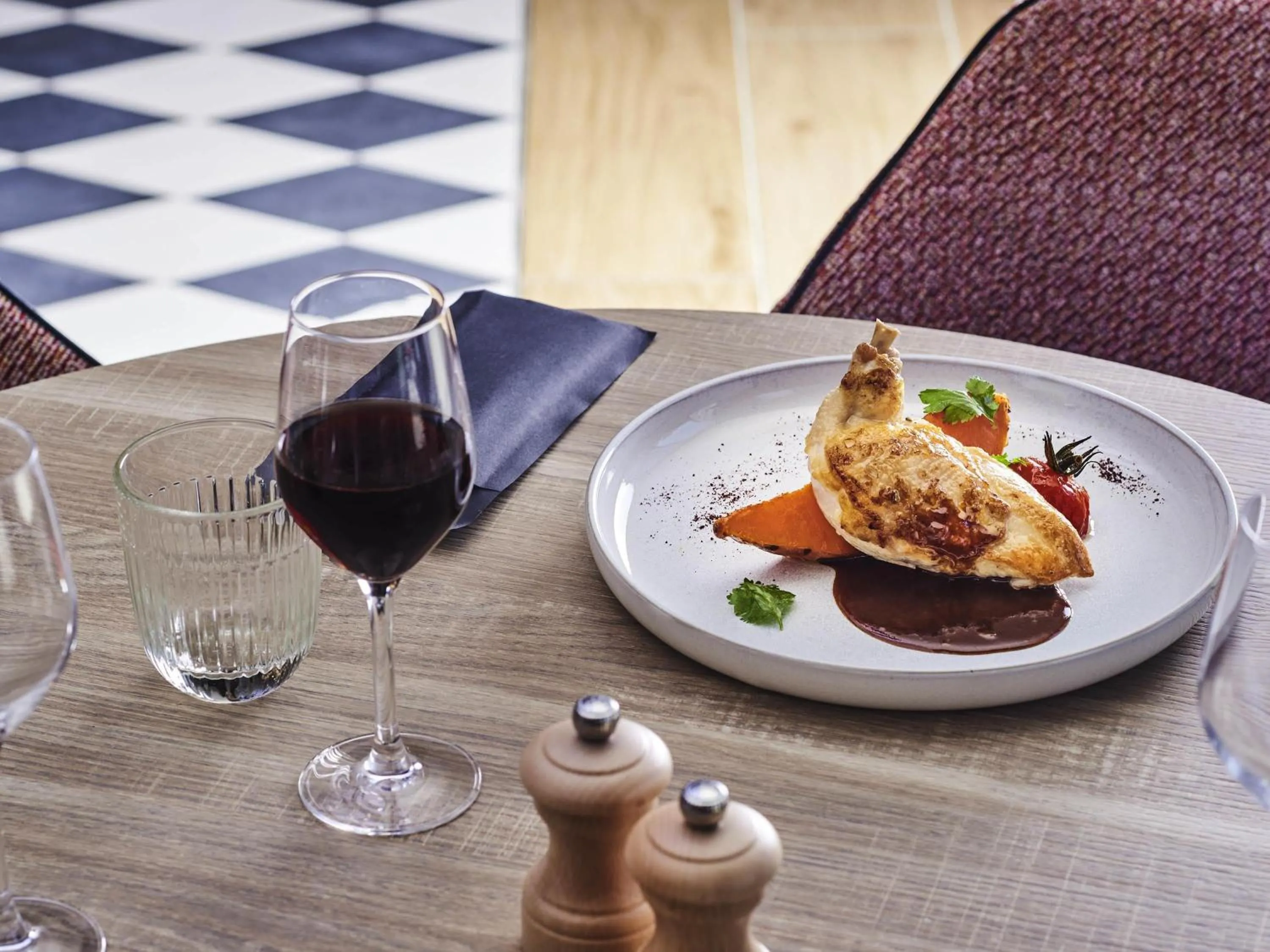 Restaurant/places to eat in Ibis Montlhery Paris Sud