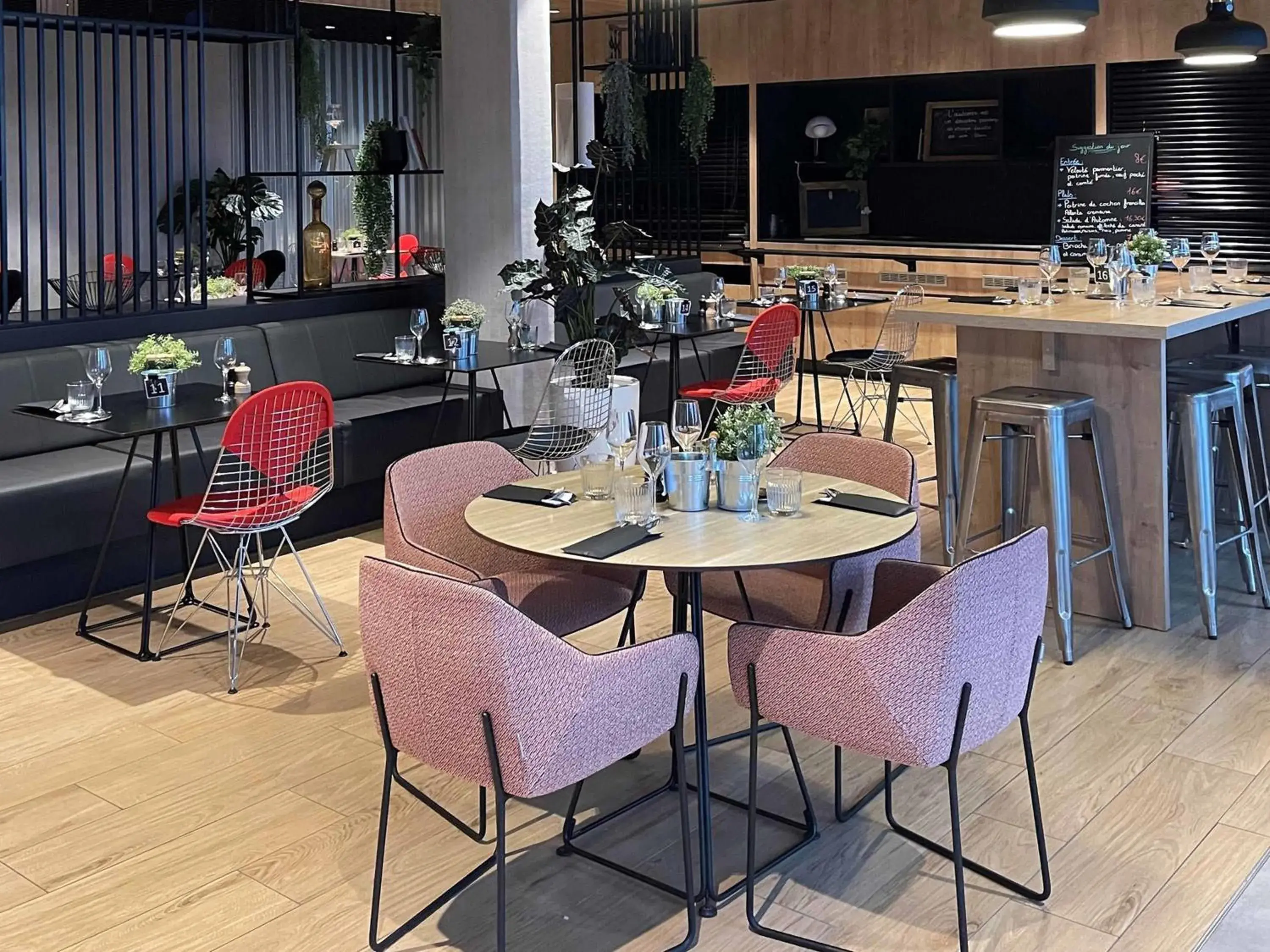 Restaurant/places to eat in Ibis Montlhery Paris Sud Restaurant/places to eat in Ibis Montlhery Paris Sud