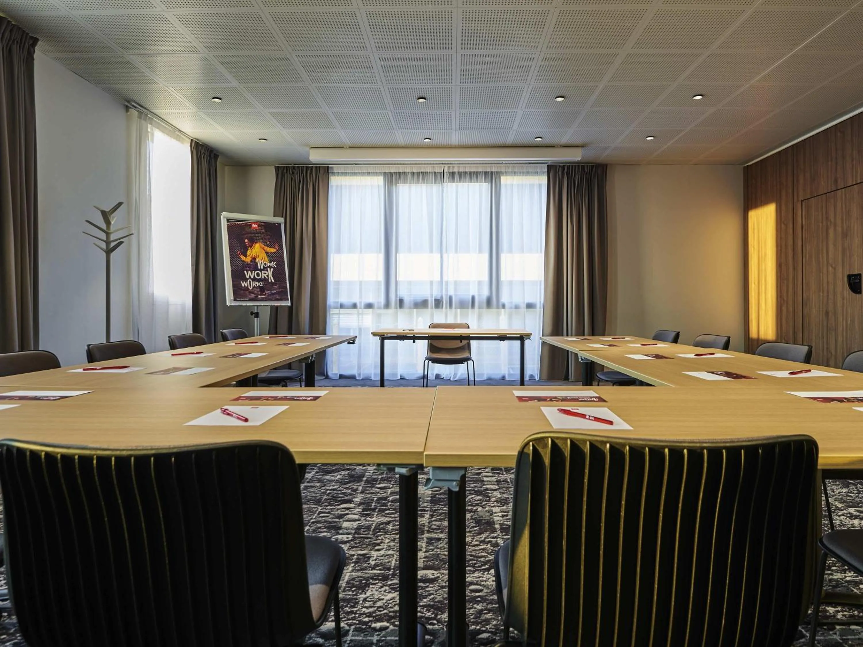 Meeting/conference room in Ibis Montlhery Paris Sud