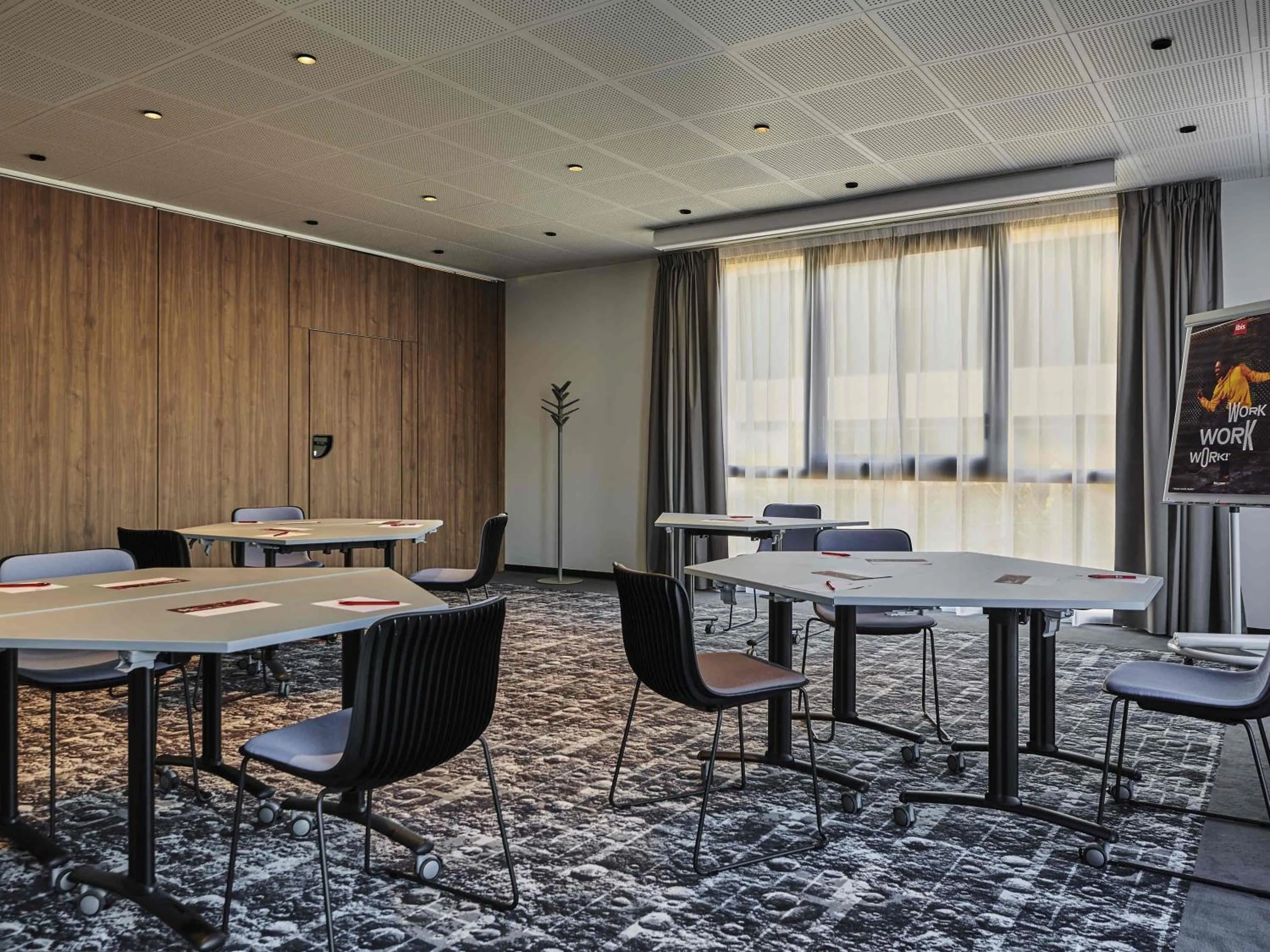 Meeting/conference room in Ibis Montlhery Paris Sud