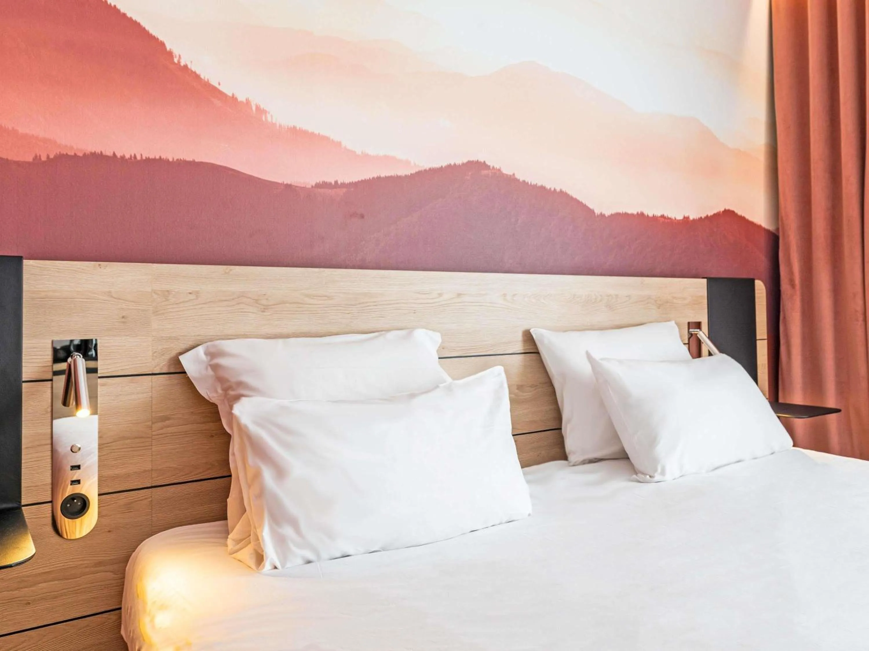 Bedroom, Bed in Novotel Annemasse Centre - Porte de Genève