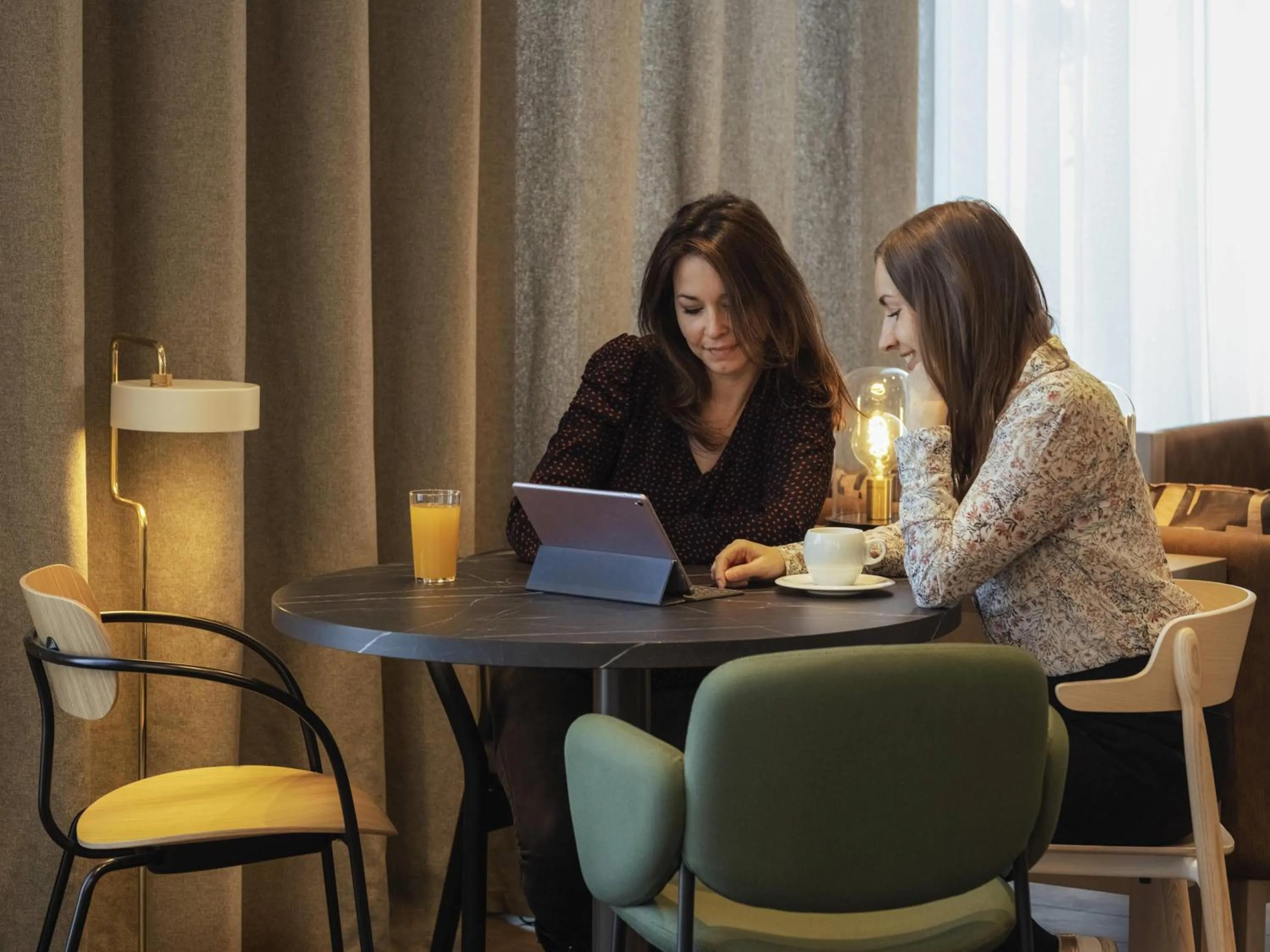 Lounge or bar in Novotel Annemasse Centre - Porte de Genève