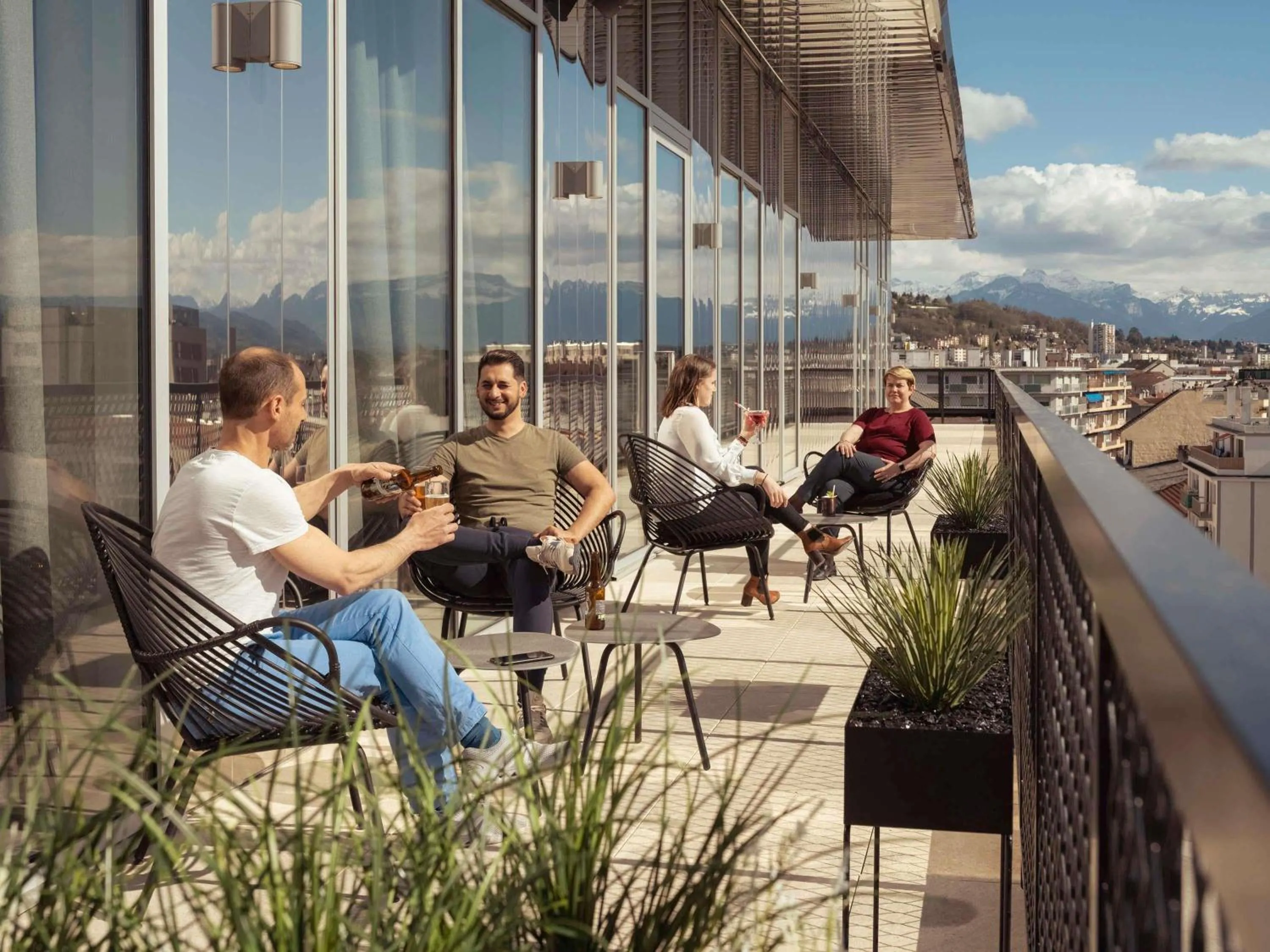 Lounge or bar in Novotel Annemasse Centre - Porte de Genève