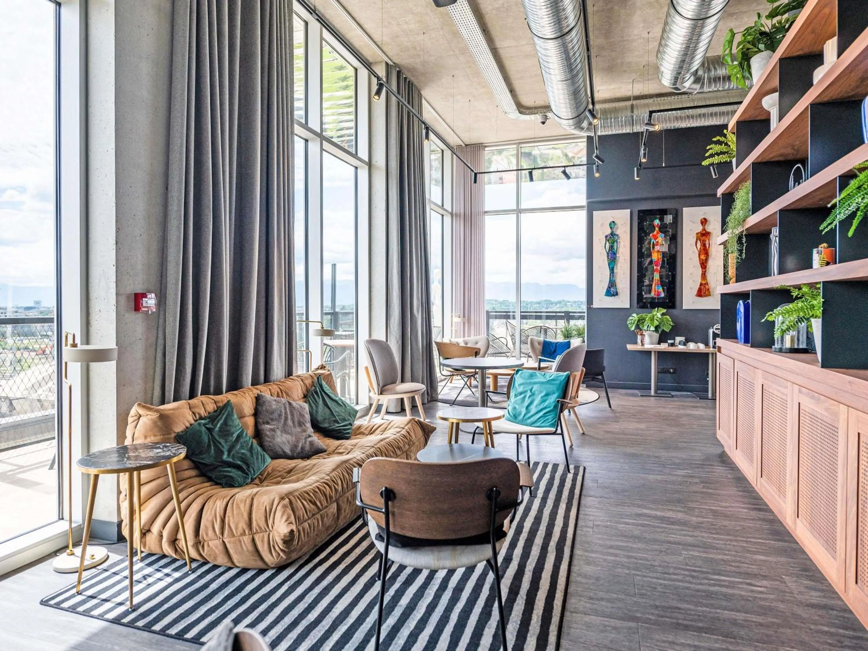 Lounge or bar in Novotel Annemasse Centre - Porte de Genève