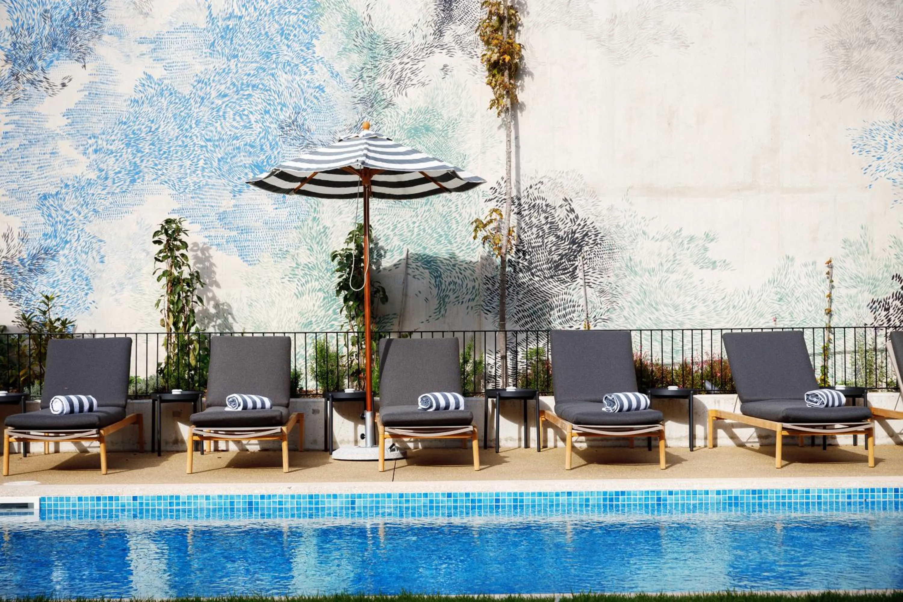 Swimming pool in Mercure Porto Centro Aliados