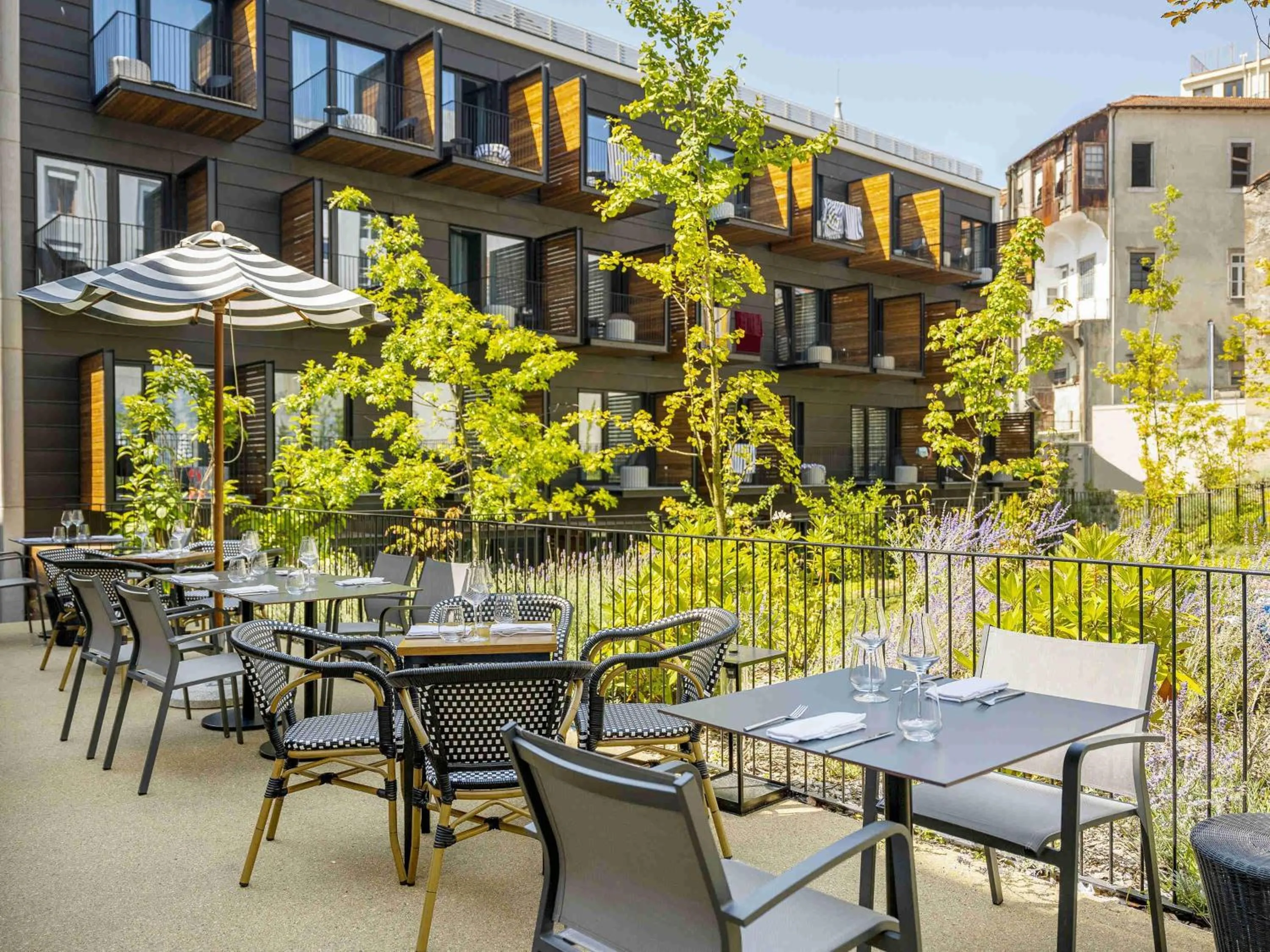 Restaurant/places to eat in Mercure Porto Centro Aliados