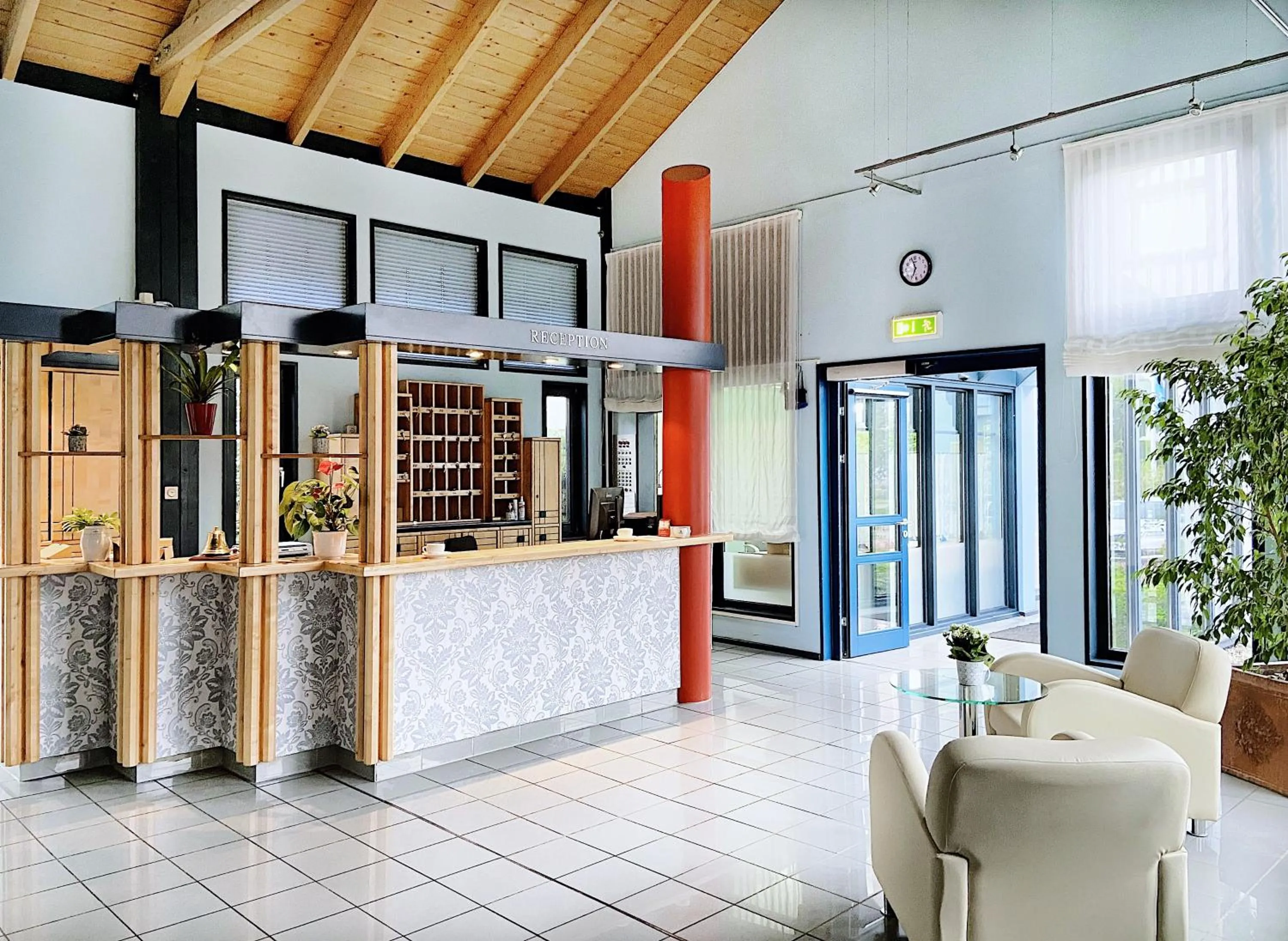 Lobby or reception in REGIOHOTEL Wittekind Burg