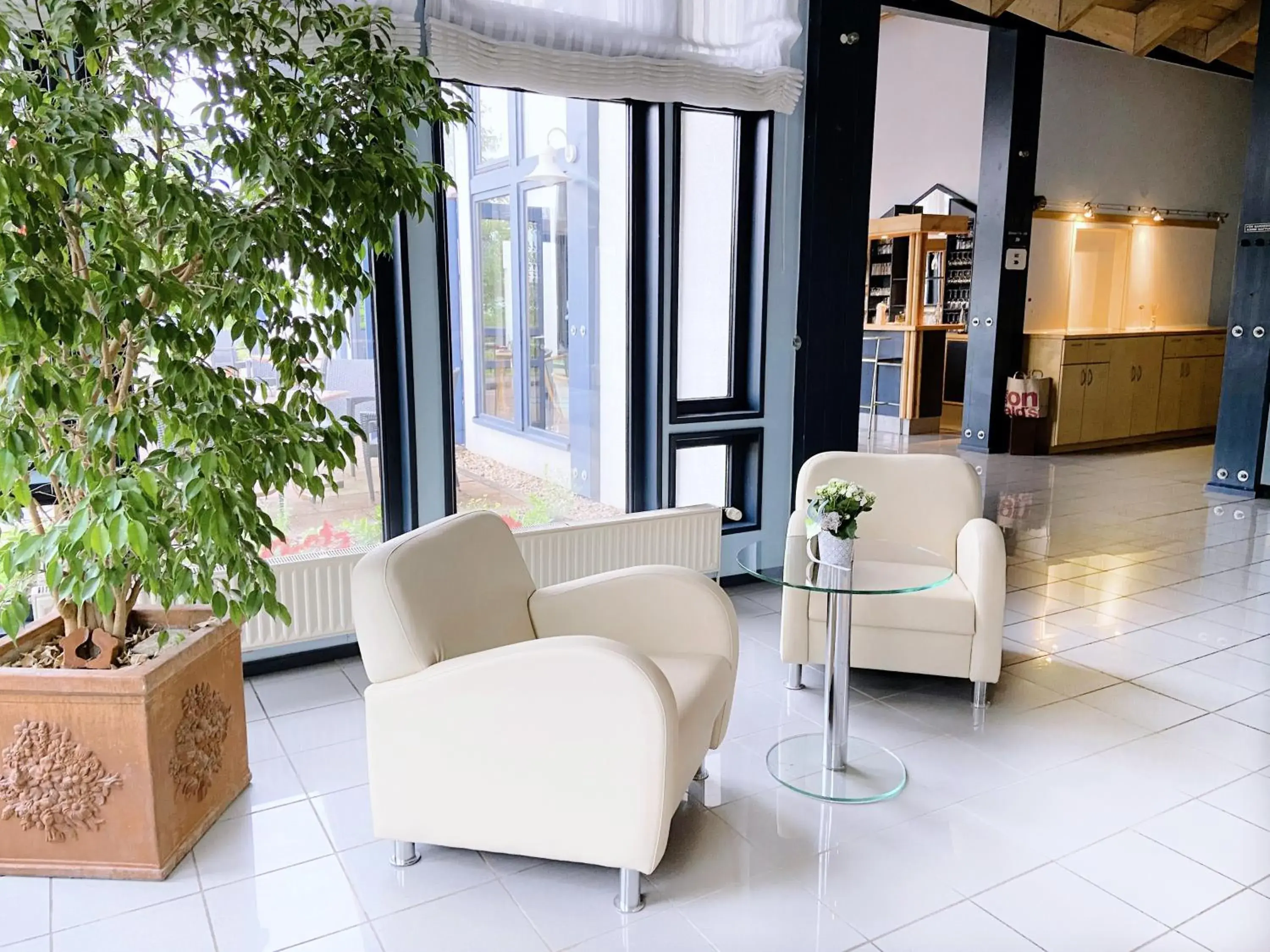 Lobby or reception in REGIOHOTEL Wittekind Burg - #AutobahnA2 #TopPreisLeistung #FreeParking #Wallbox Lobby or reception in REGIOHOTEL Wittekind Burg - #AutobahnA2 #TopPreisLeistung #FreeParking #Wallbox