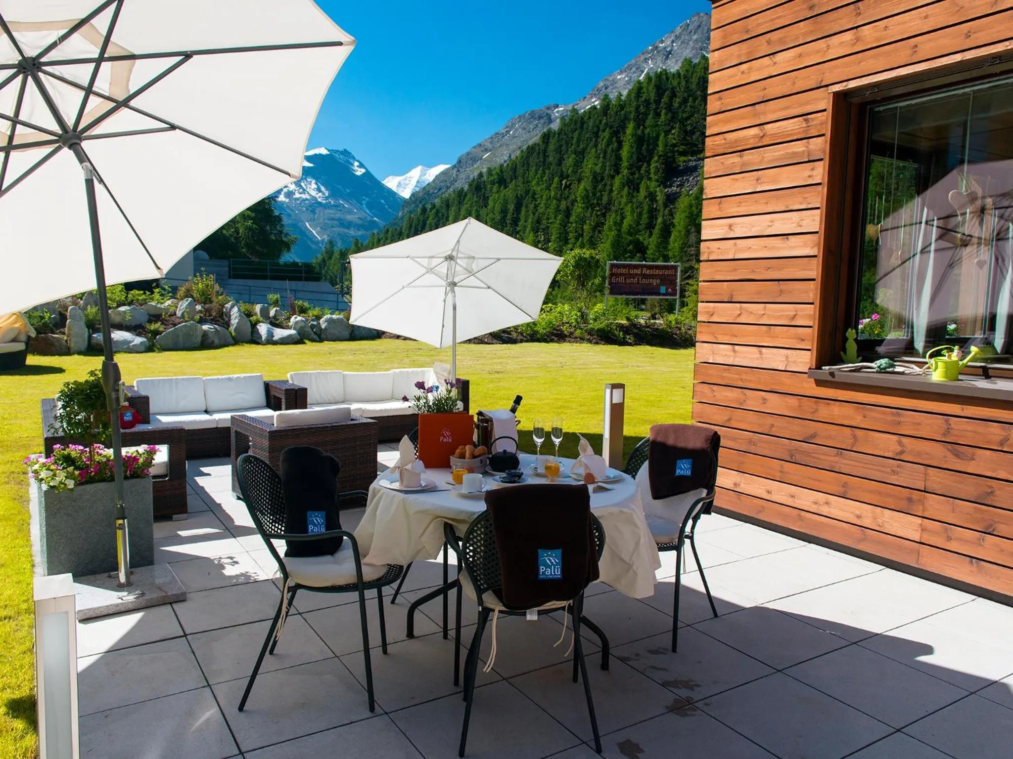 Patio in Hotel Palü
