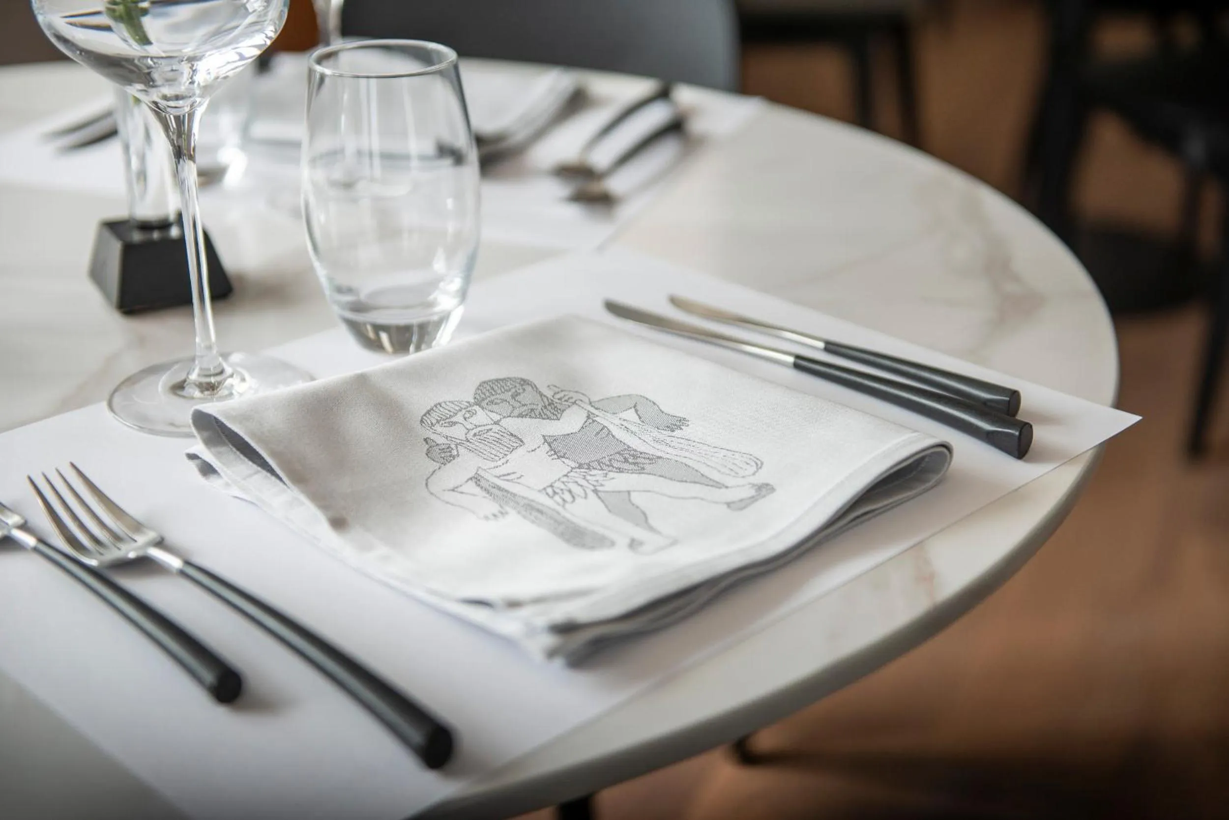 Restaurant/places to eat in Le Sauvage