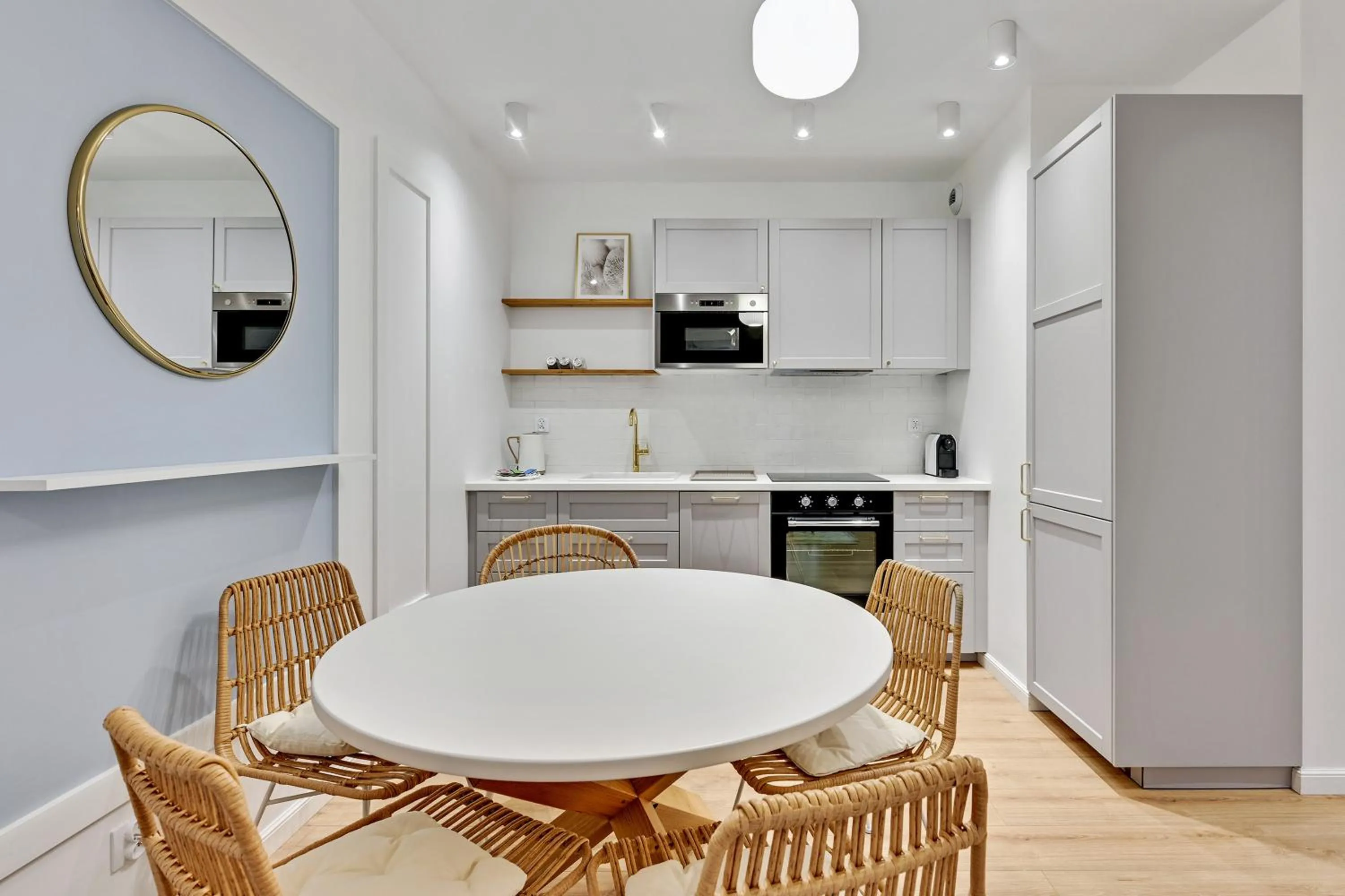 Kitchen or kitchenette in GRANO APARTMENTS Gdańsk Residence SPA & Wellness - GRANO APARTMENTS Gdańsk Old Town SPA & Wellness