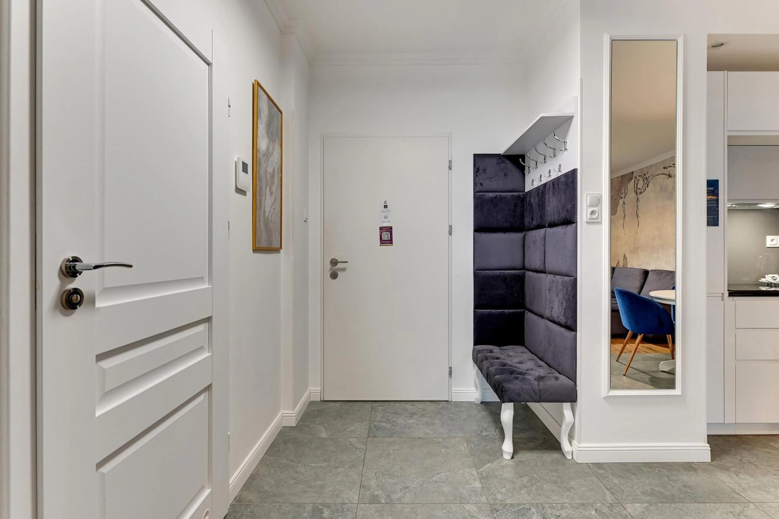 wardrobe in GRANO APARTMENTS Gdańsk Residence SPA & Wellness - GRANO APARTMENTS Gdańsk Old Town SPA & Wellness