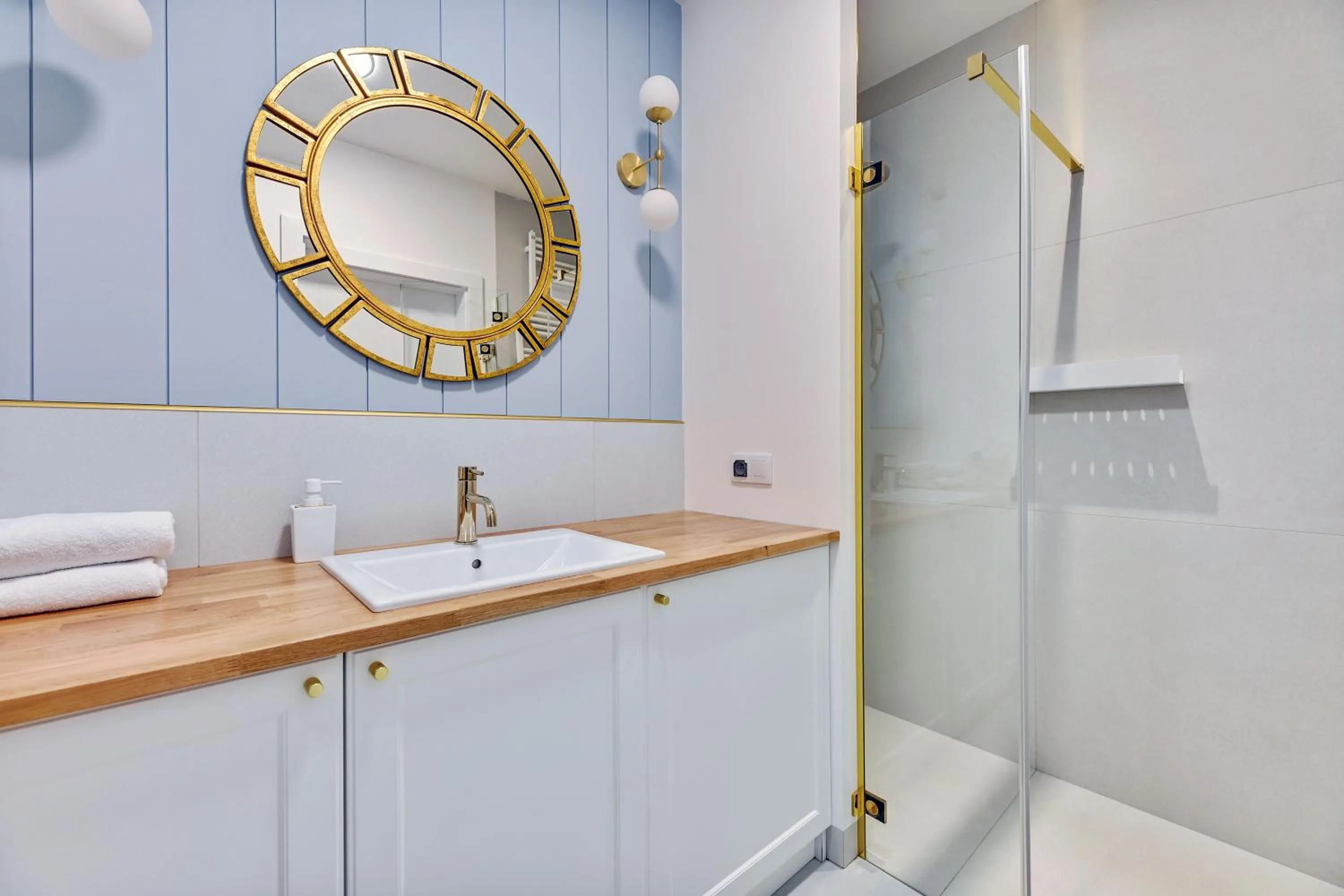 Shower in GRANO APARTMENTS Gdańsk Residence SPA & Wellness - GRANO APARTMENTS Gdańsk Old Town SPA & Wellness