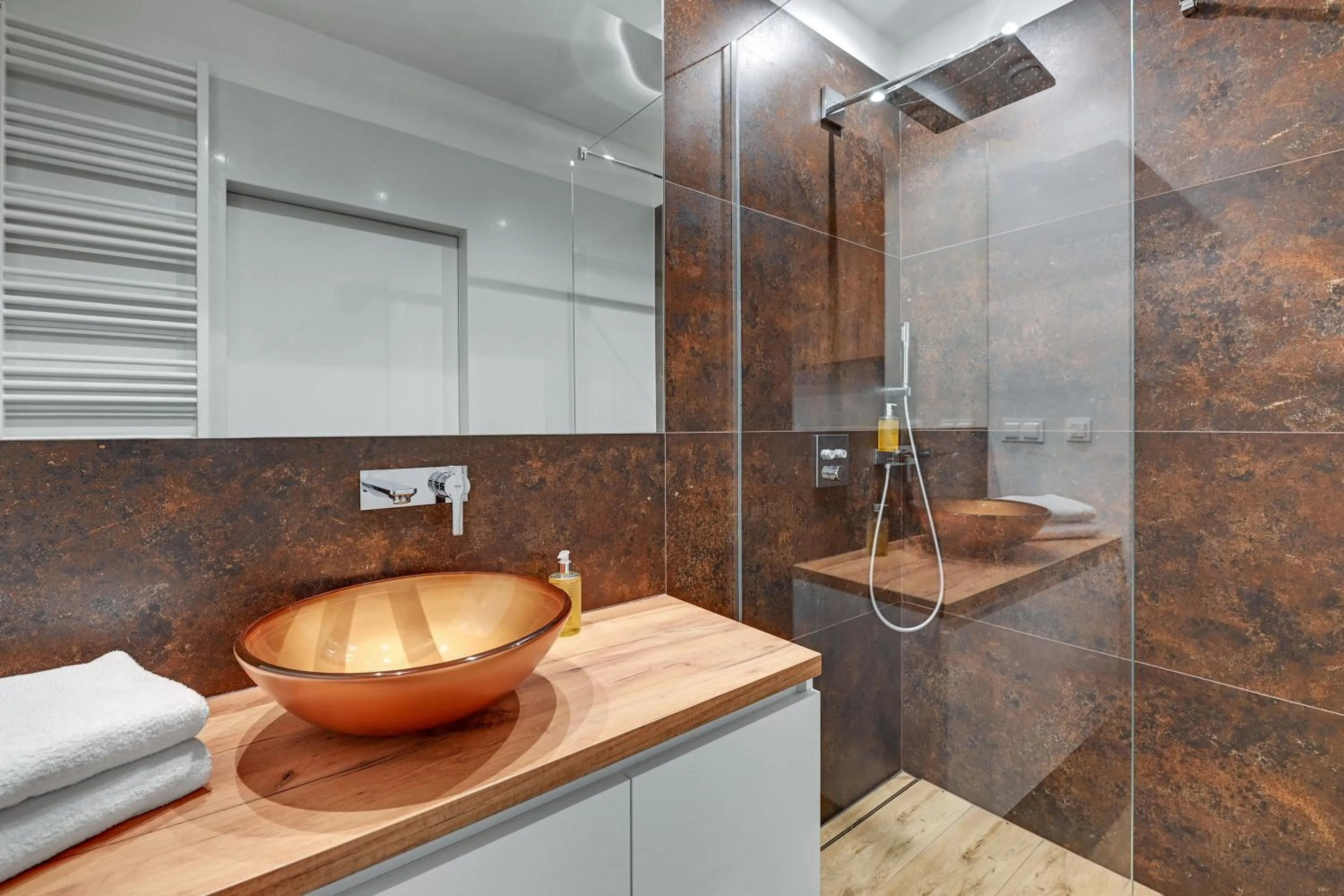 Shower in GRANO APARTMENTS Gdańsk Residence SPA & Wellness - GRANO APARTMENTS Gdańsk Old Town SPA & Wellness