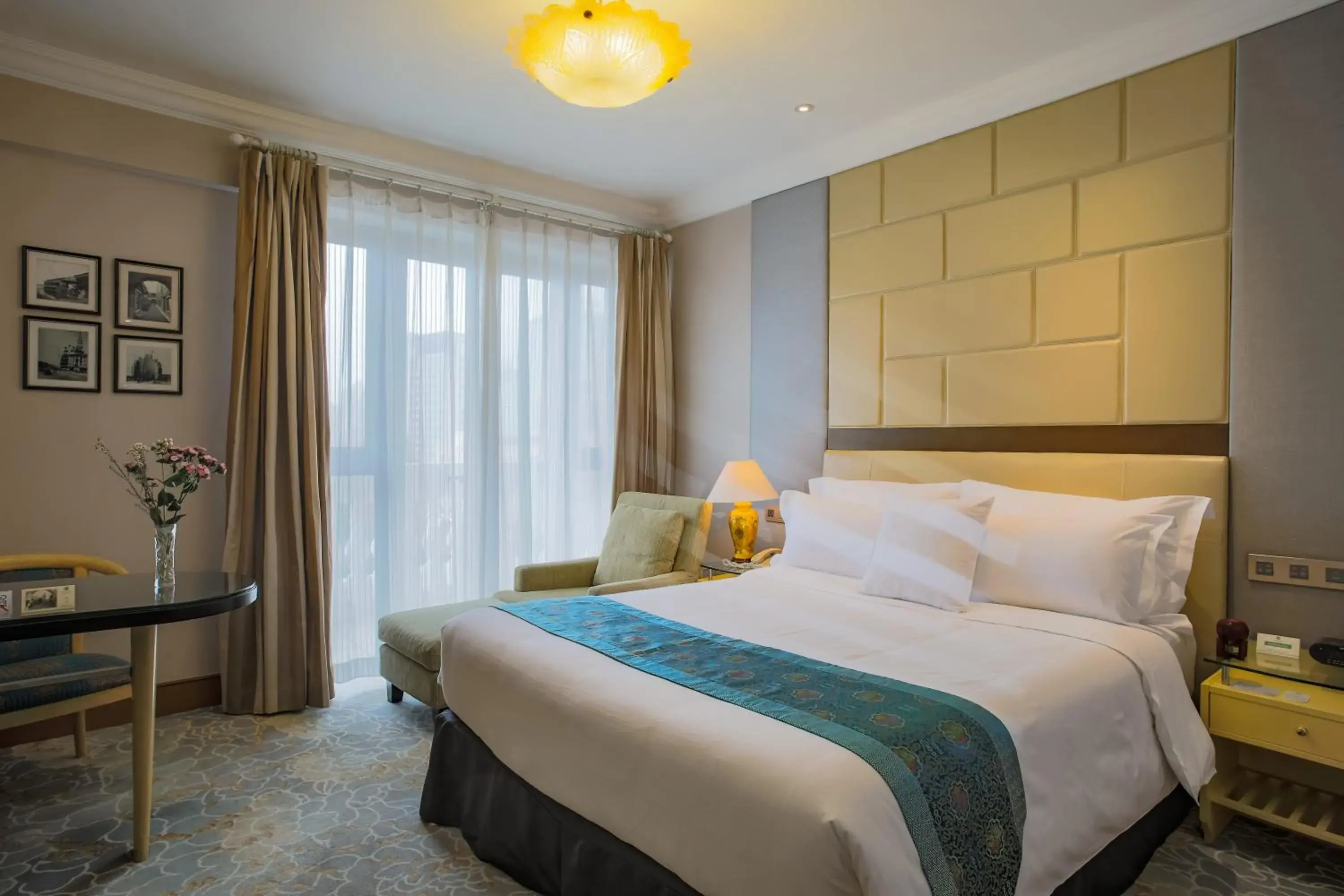 Bed in Anting Villa Hotel Bed in Anting Villa Hotel