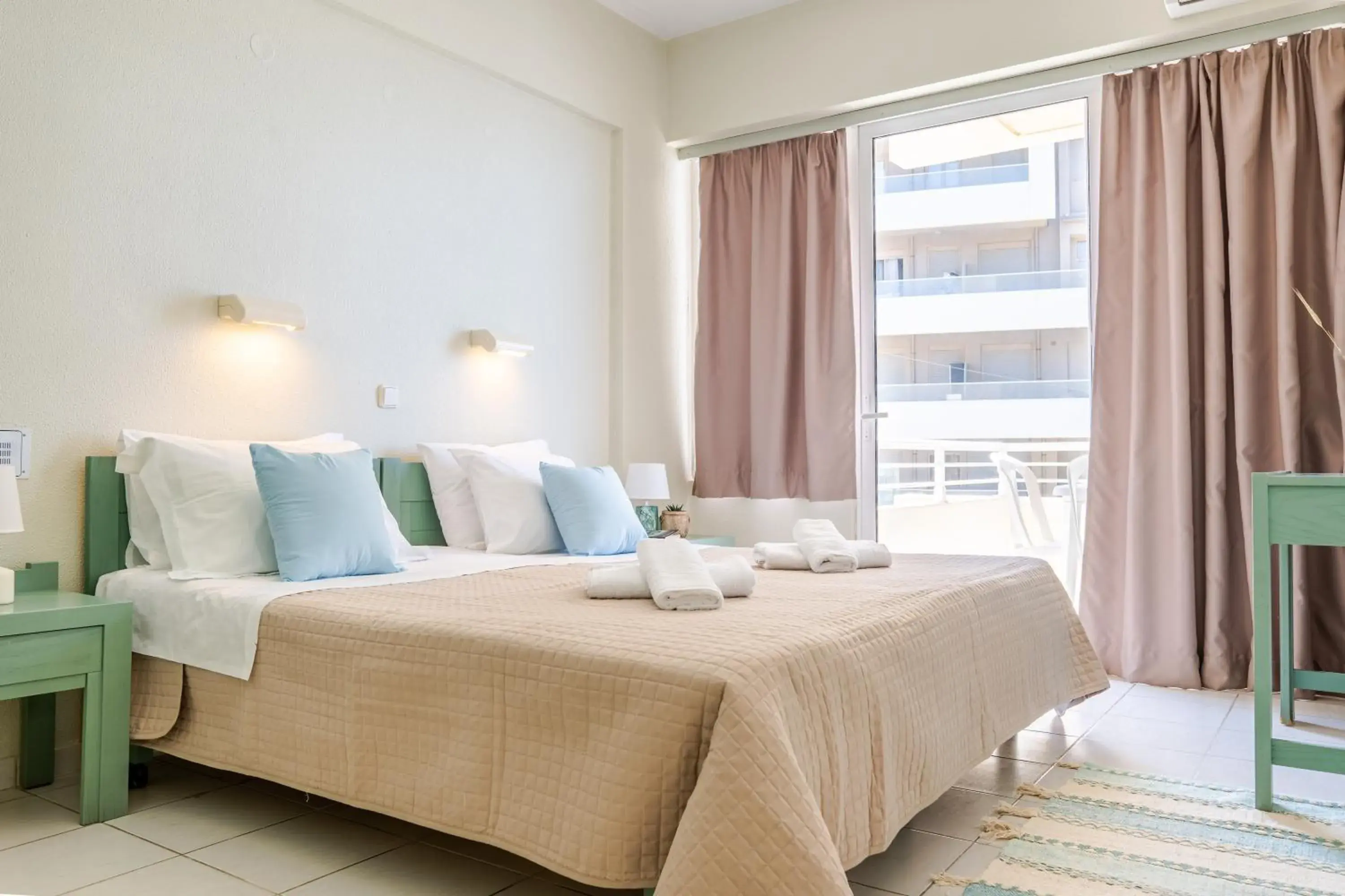 Quadruple Room with Sea View in Ostria Studios Quadruple Room with Sea View in Ostria Studios