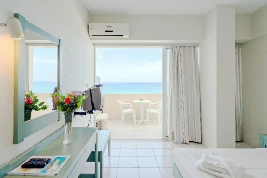 Balcony/Terrace, Bed in Ostria Studios