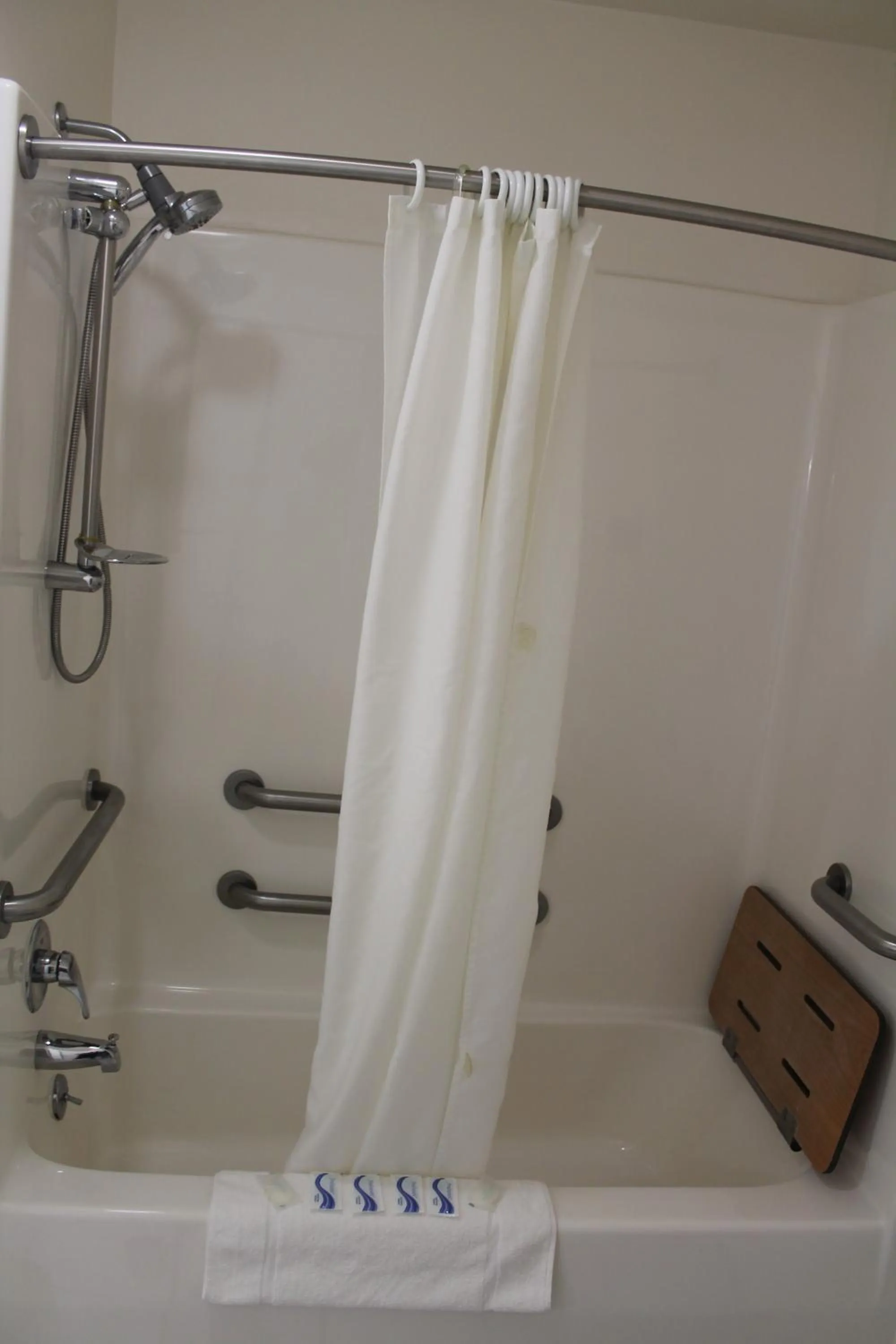 Bathroom in American Host Inn