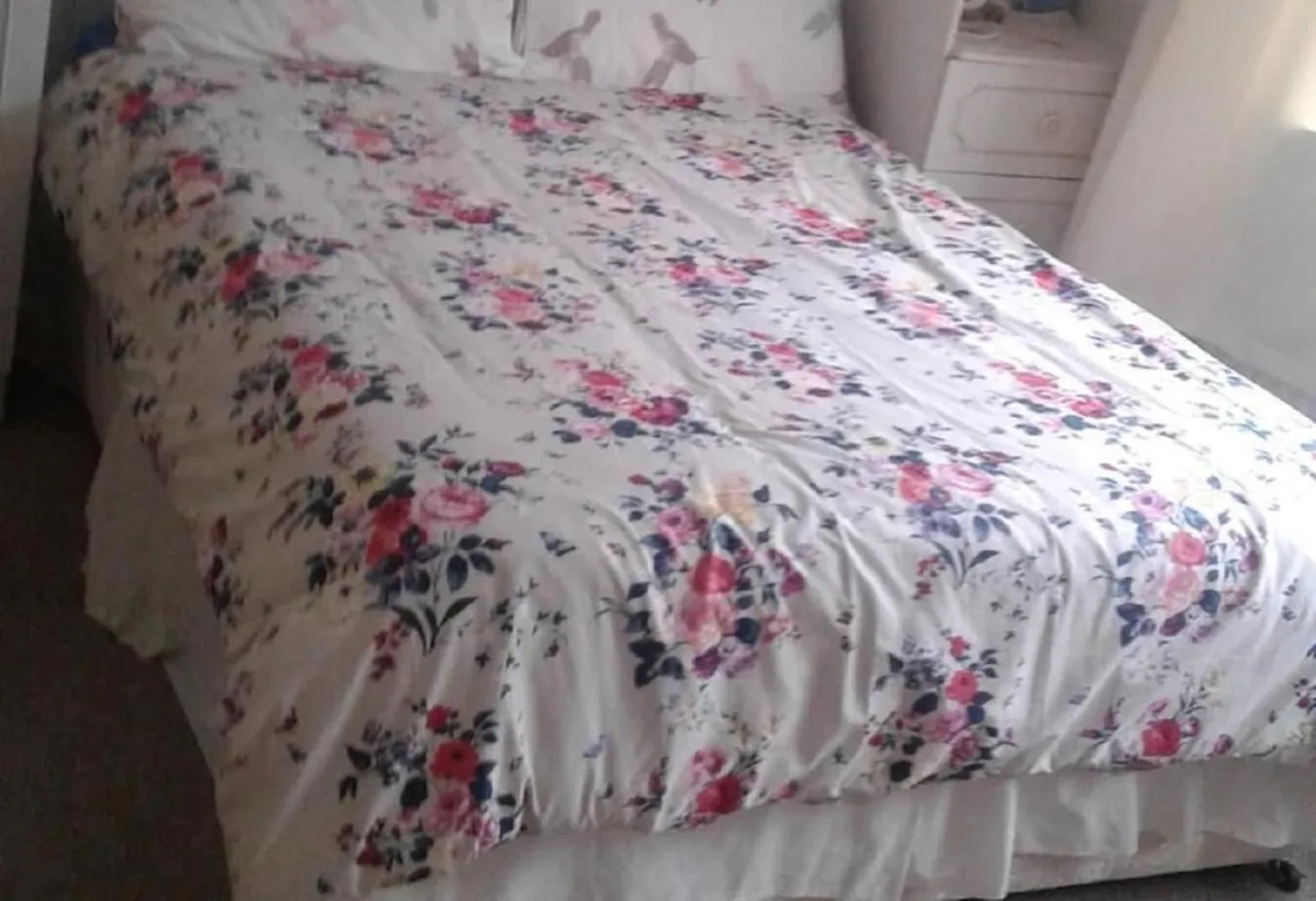 Bed in The Yellow Rose B&B