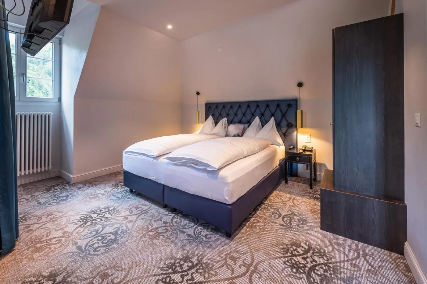 Photo of the whole room, Bed in Parkhotel Gunten – Beach & Spa