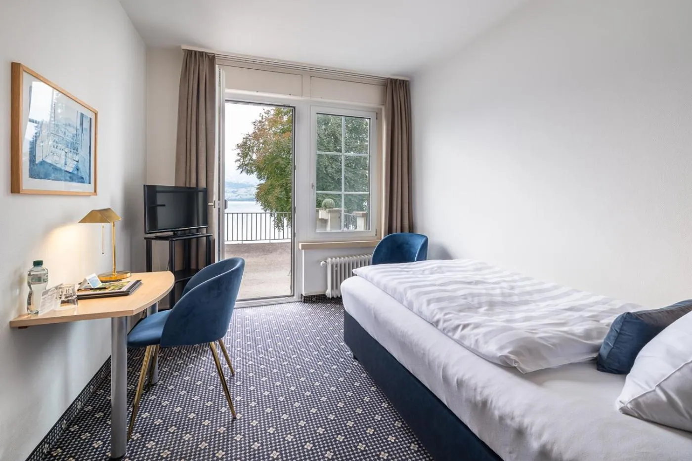 Bed in Parkhotel Gunten – Beach & Spa