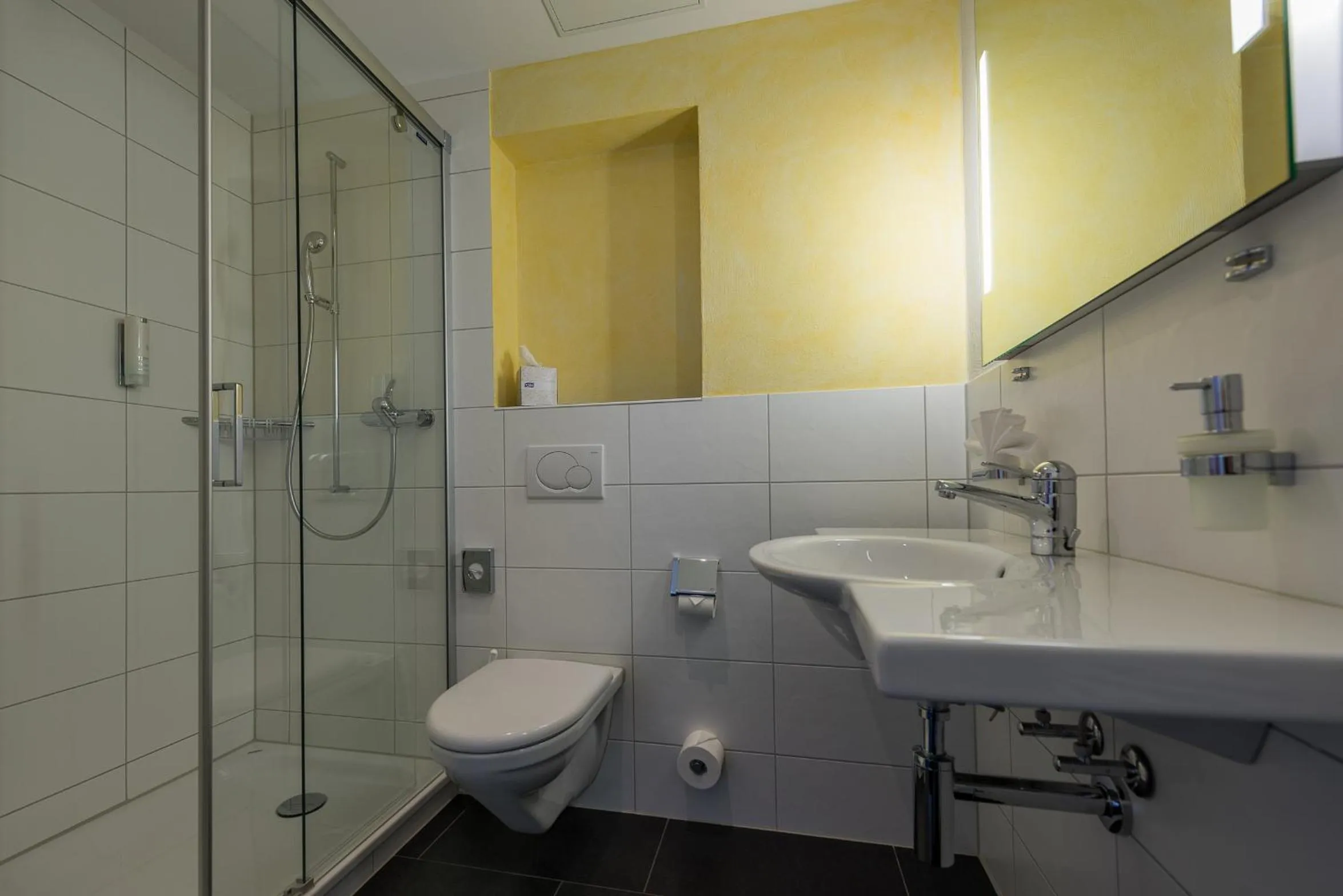 Property building in Parkhotel Gunten – Beach & Spa