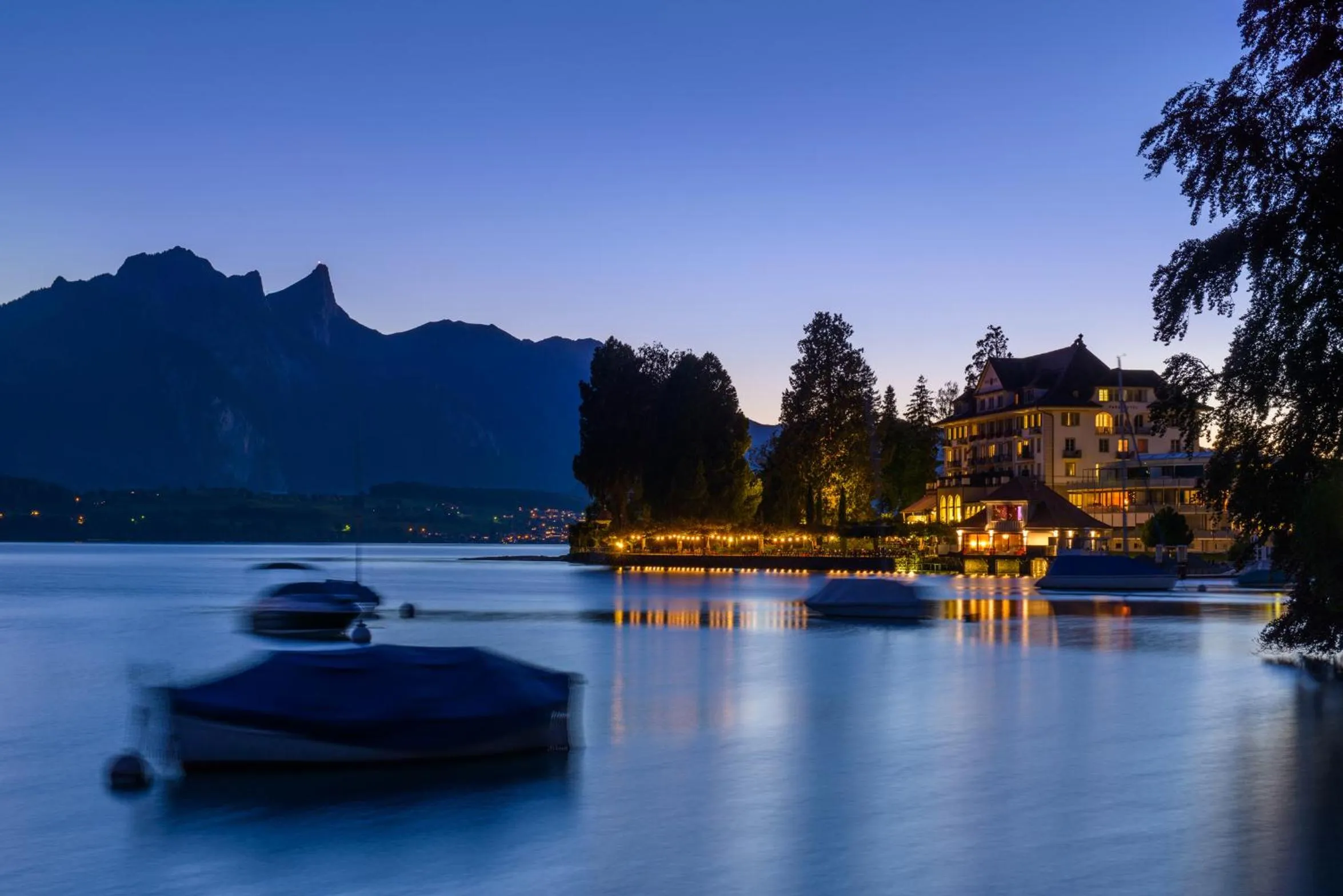 Property building in Parkhotel Gunten – Beach & Spa