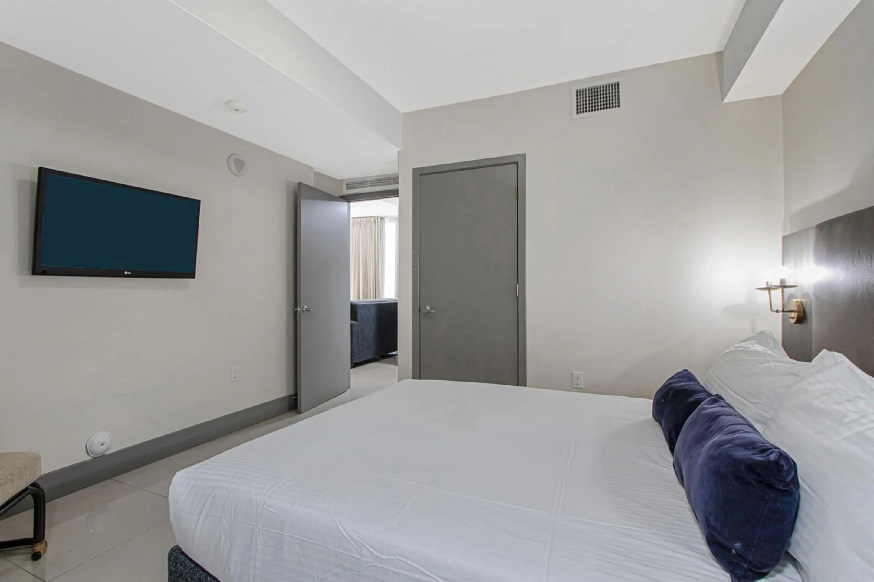 Bed in Roami at Habitat Brickell