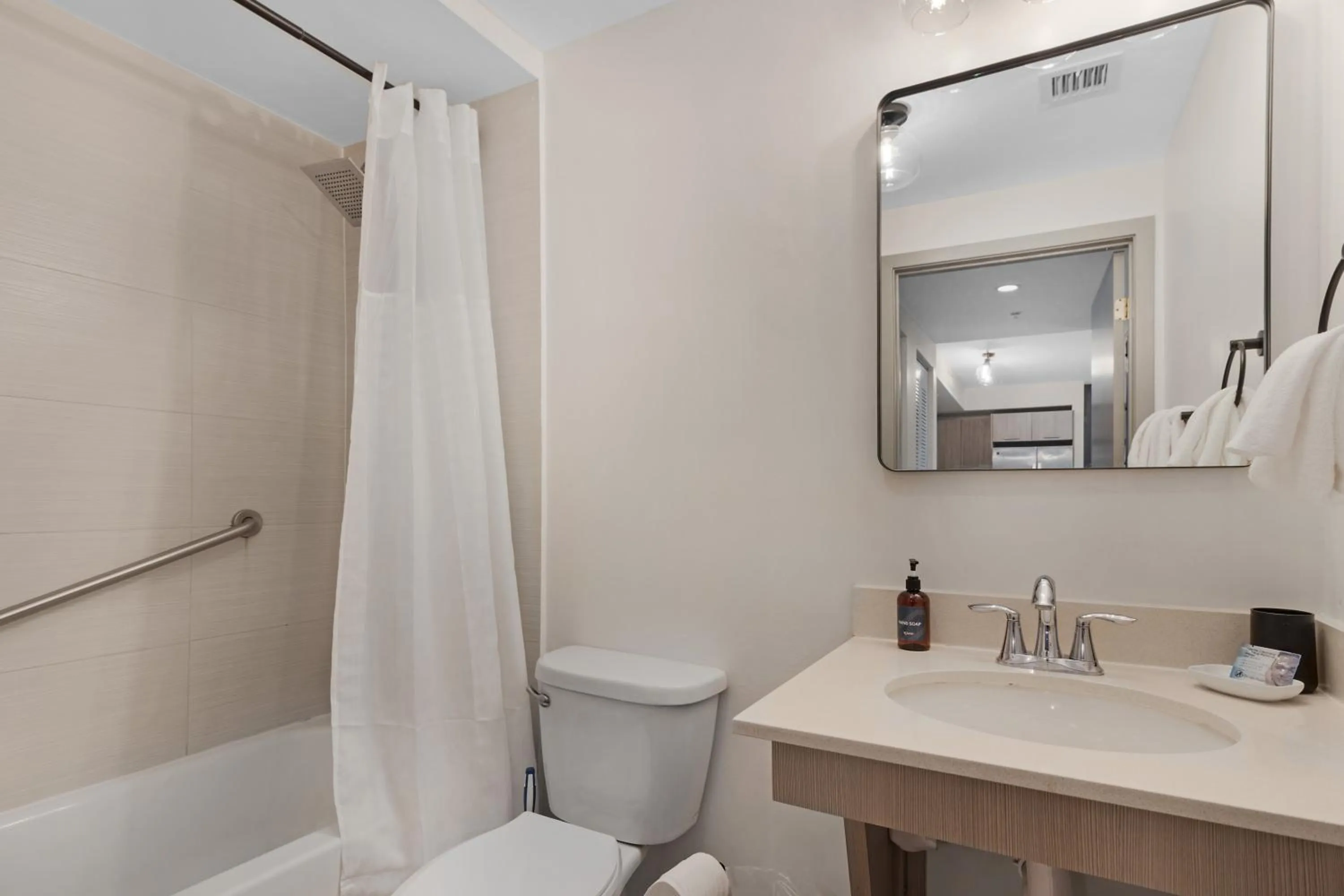 Roami at Habitat Brickell