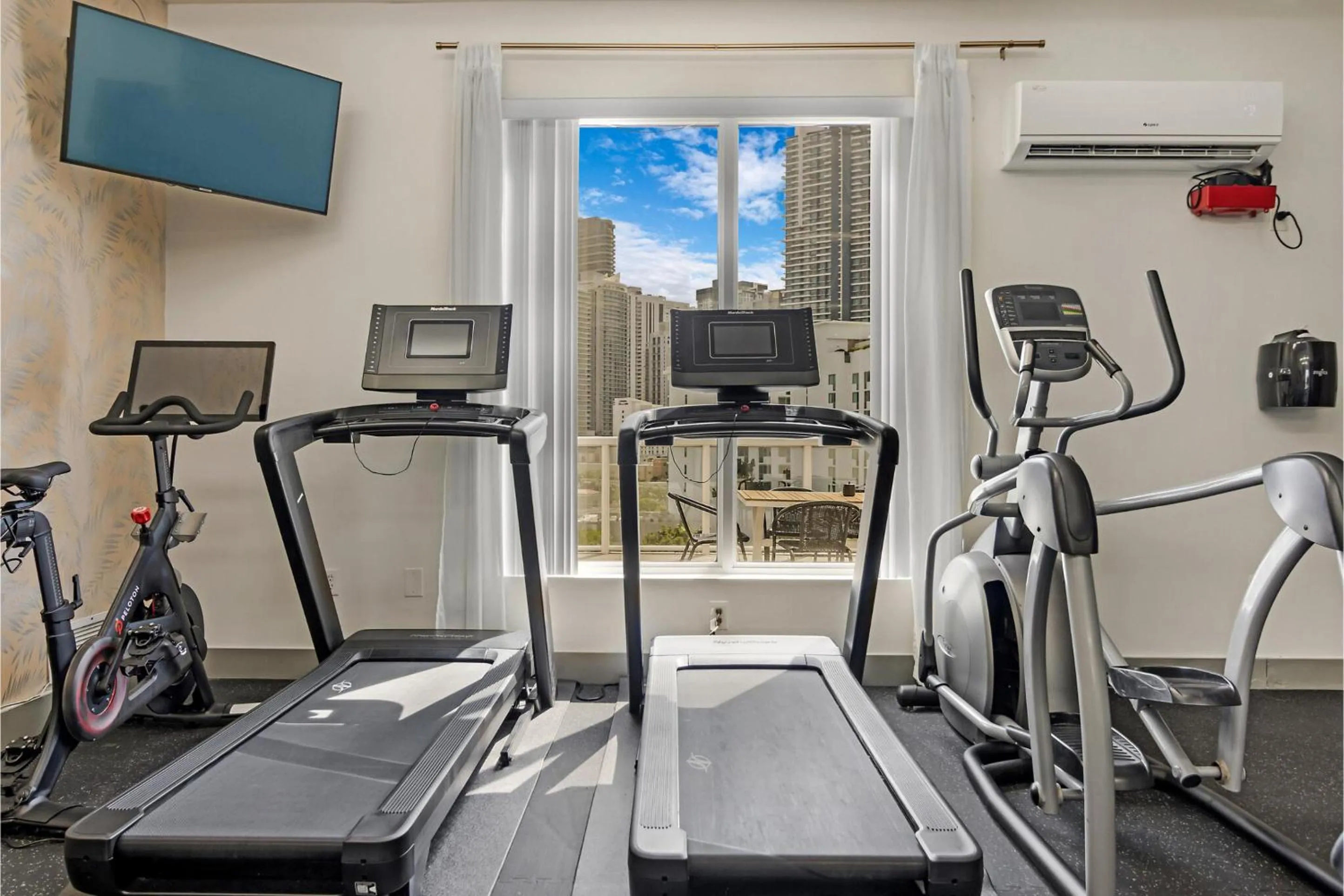 Roami at Habitat Brickell