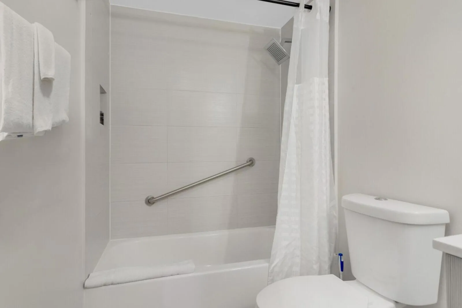 Roami at Habitat Brickell