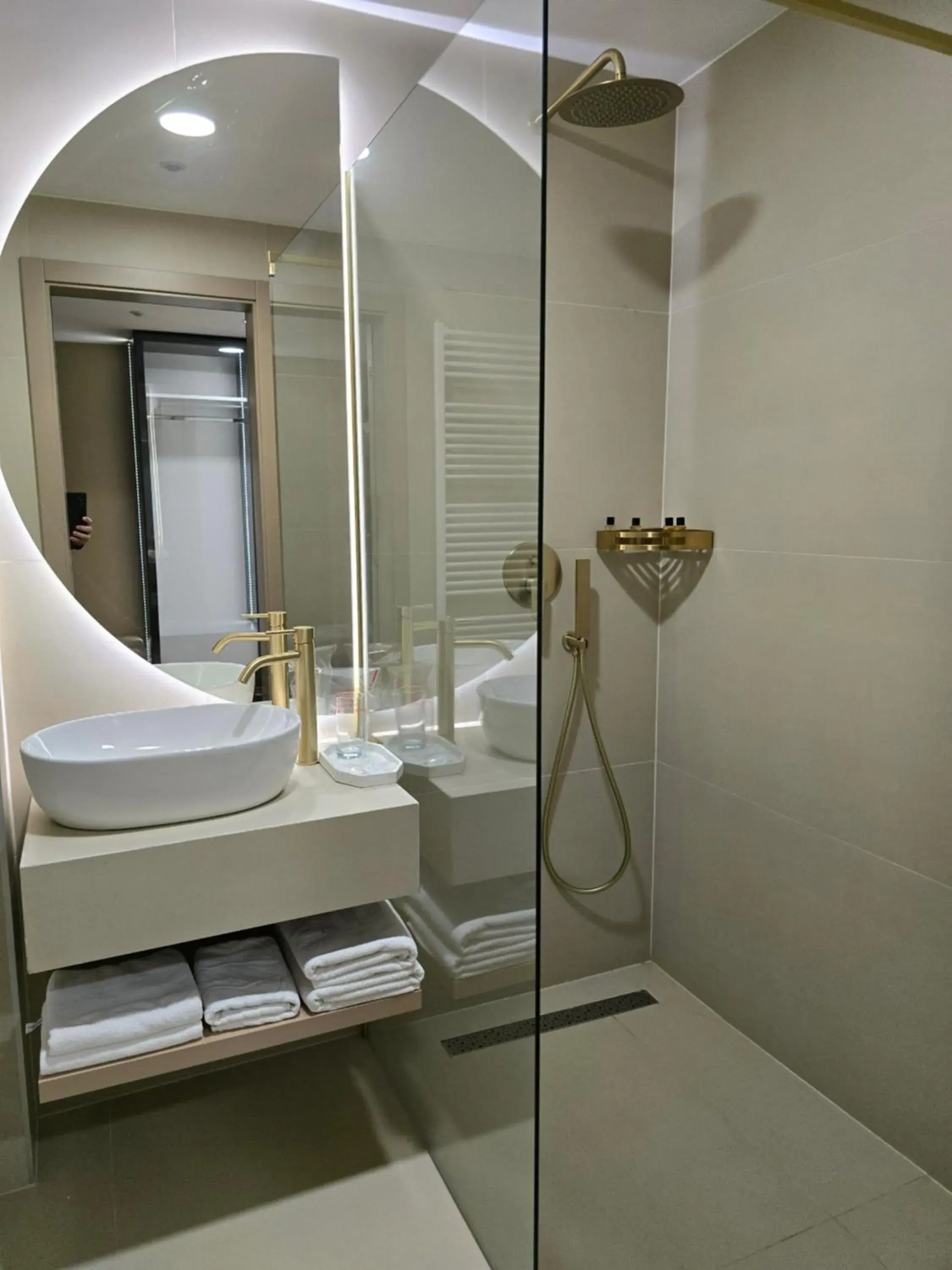 Double or Twin Room - single occupancy in Hotel IN Double or Twin Room - single occupancy in Hotel IN