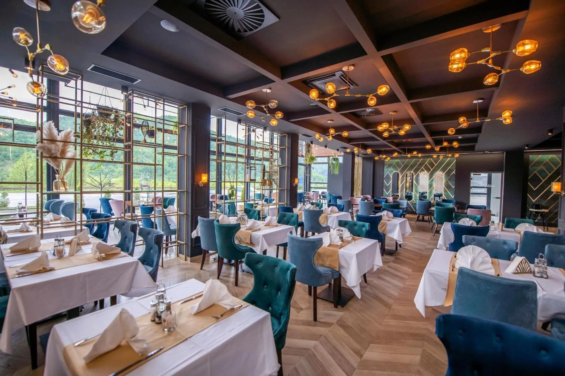 Restaurant/places to eat in Hotel IN