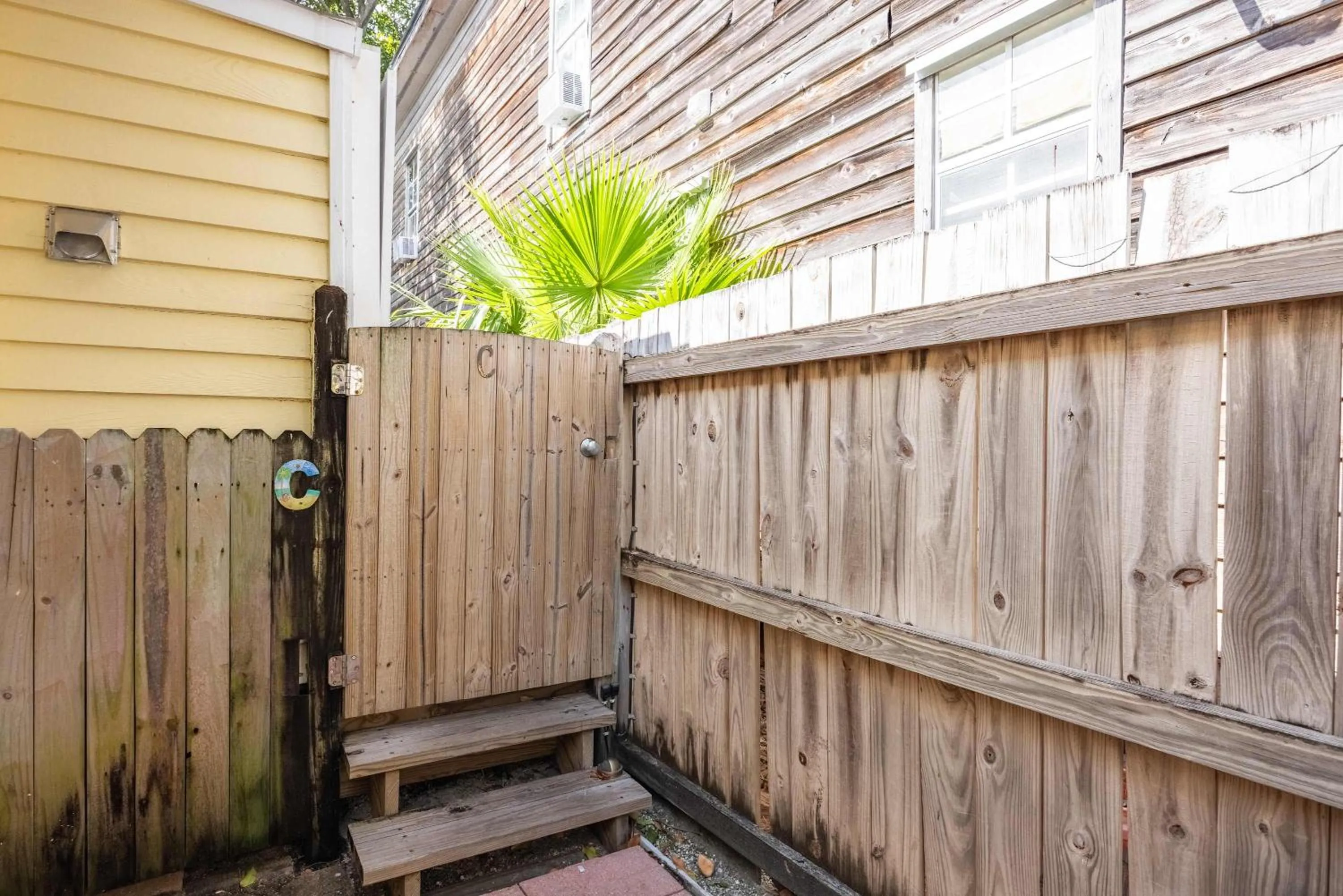 Sea Breeze -Great Location!