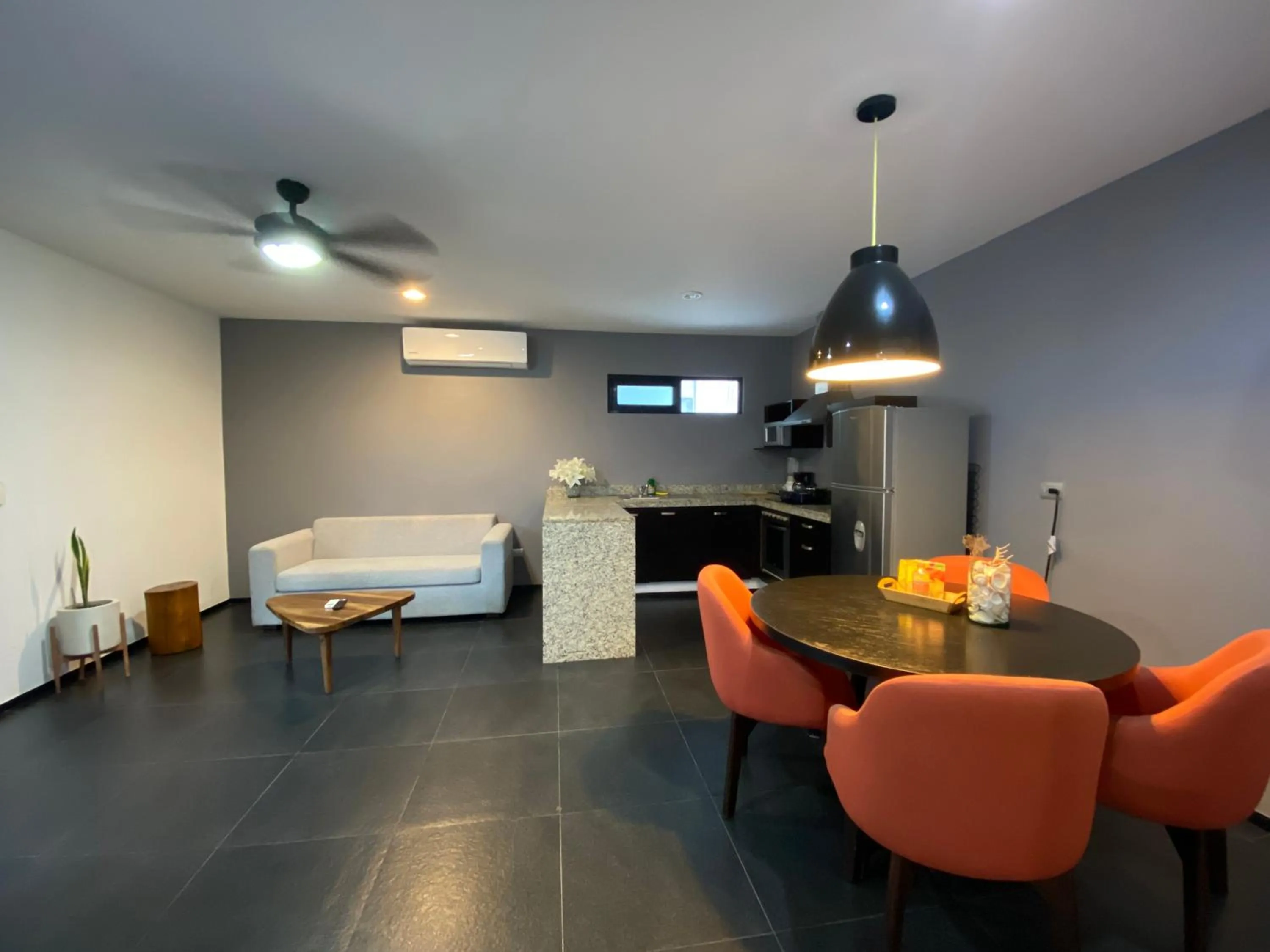 Kitchen or kitchenette, Bed in Sole Suites Apartments Playa del Carmen