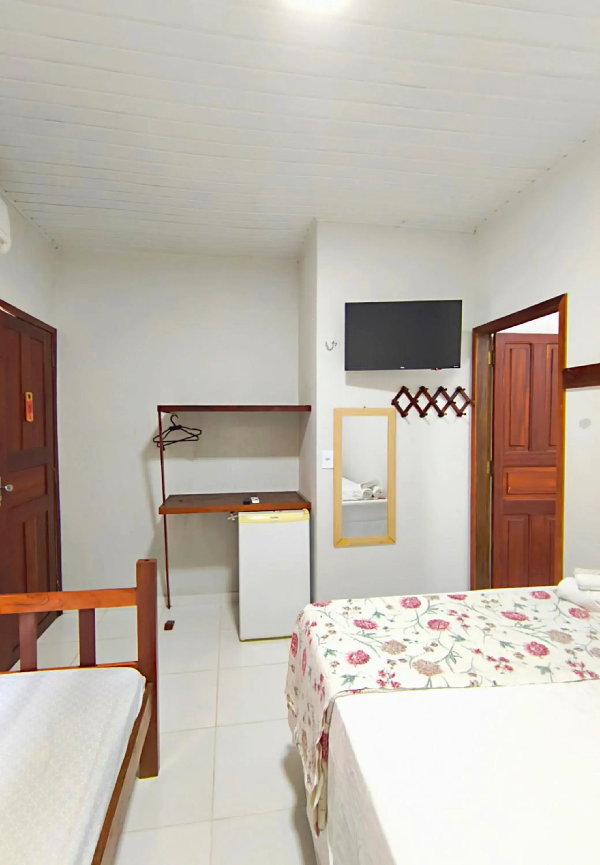 Triple Room with Bathroom in POUSADA FLORA Triple Room with Bathroom in POUSADA FLORA