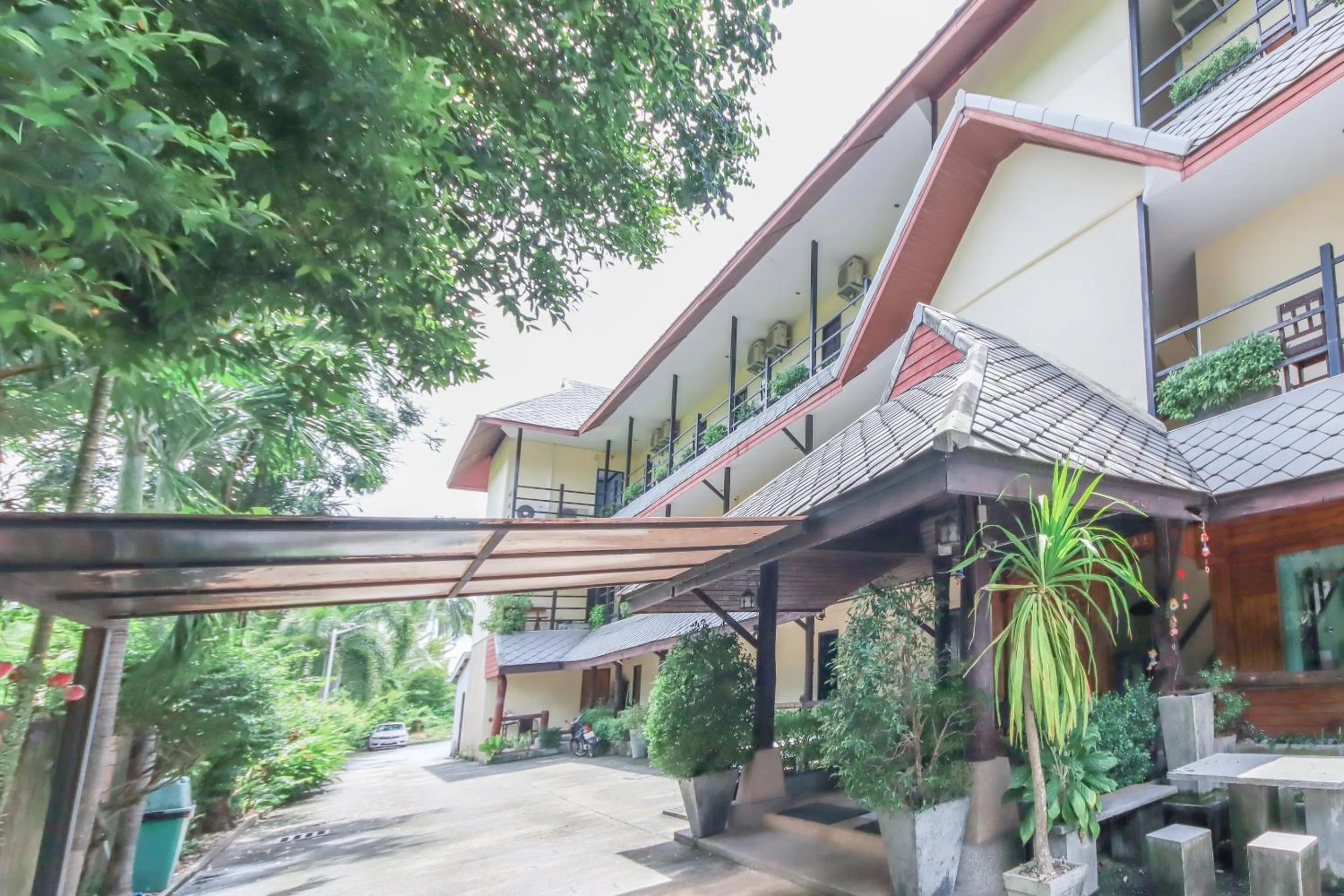 Facade/entrance in Prickhom Garden Hotel