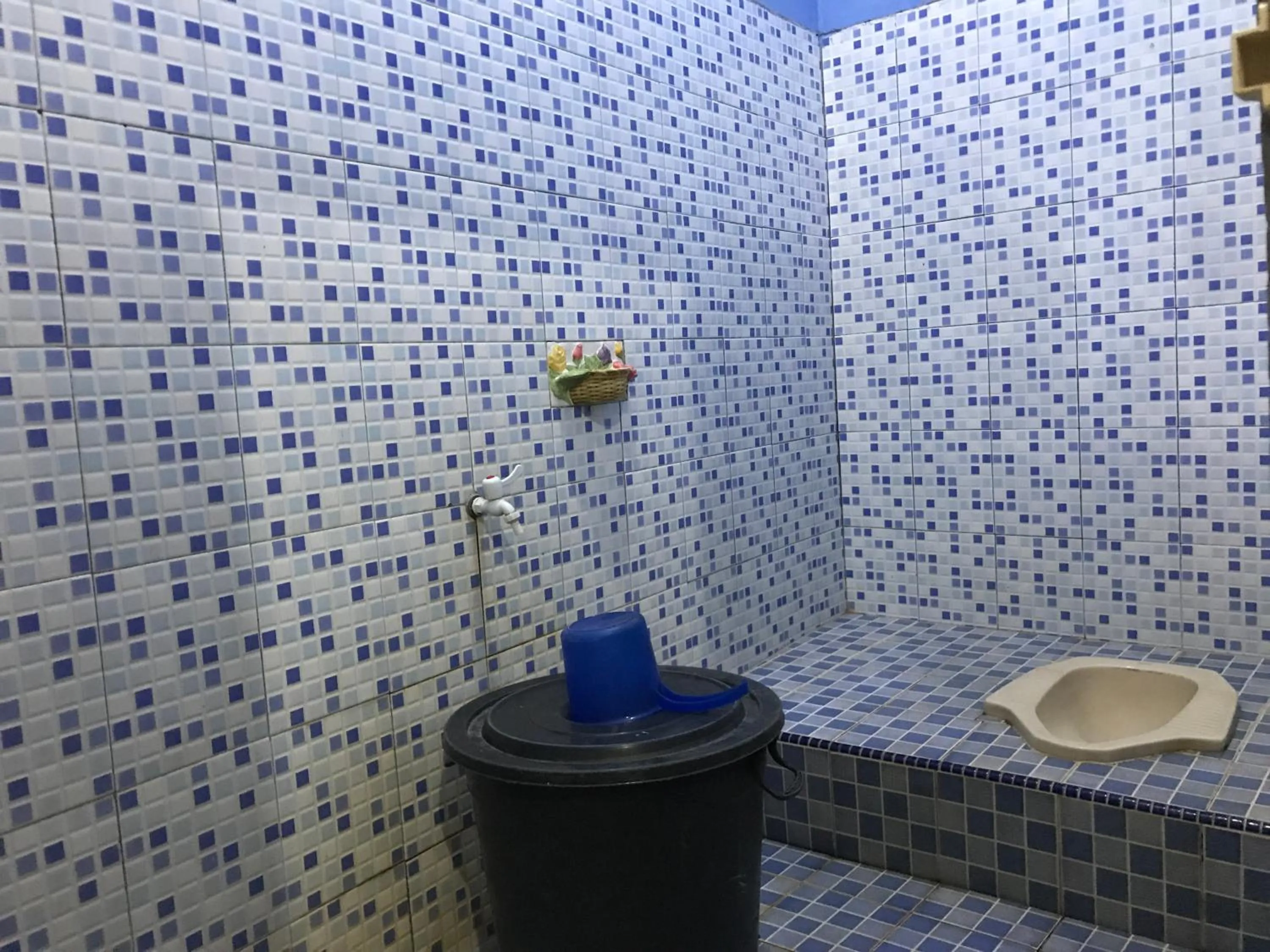 Bathroom in OYO Life 3874 Rere Residence Syariah