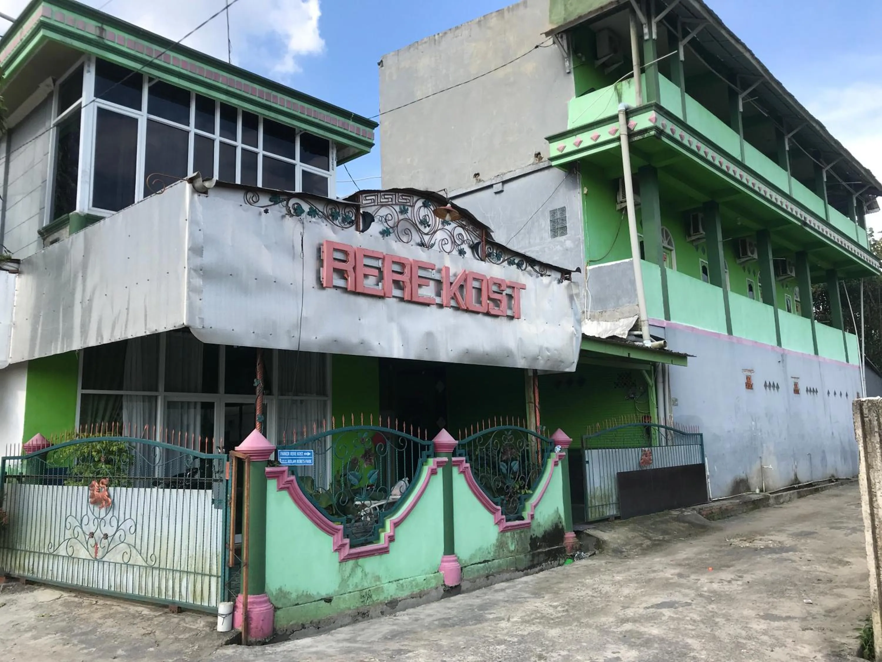 Property building in OYO Life 3874 Rere Residence Syariah