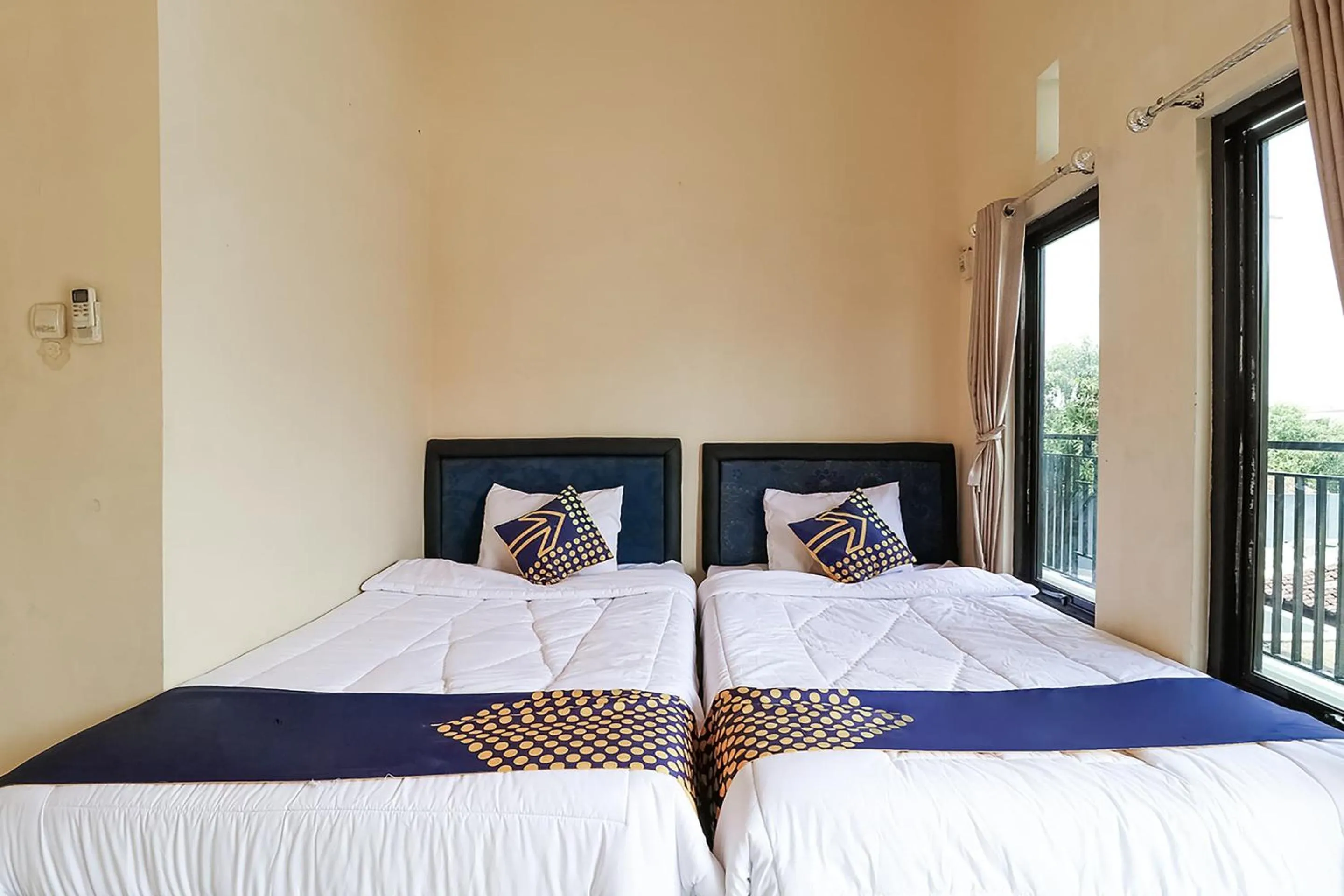 Bedroom, Bed in SPOT ON 3859 Sweet Candy 2NearResinda park mall