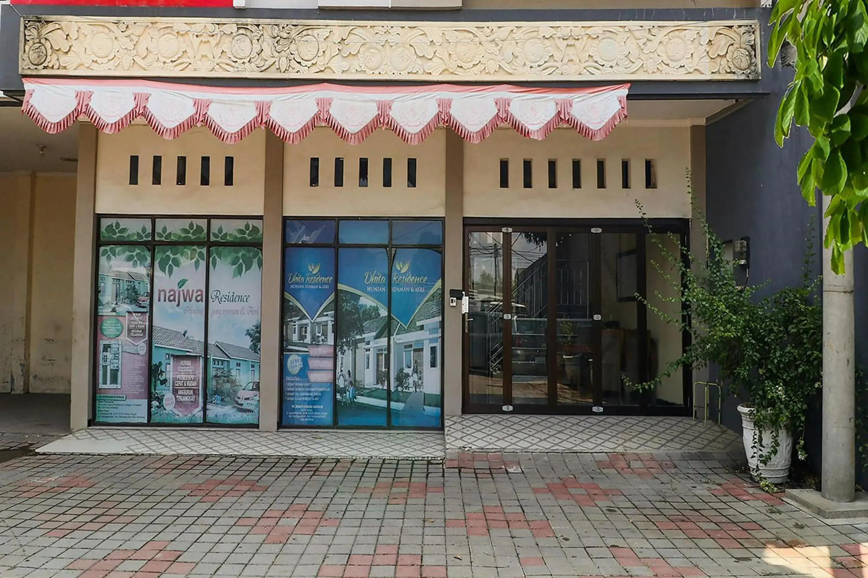 Facade/entrance in SPOT ON 3859 Sweet Candy 2NearResinda park mall Facade/entrance in SPOT ON 3859 Sweet Candy 2NearResinda park mall