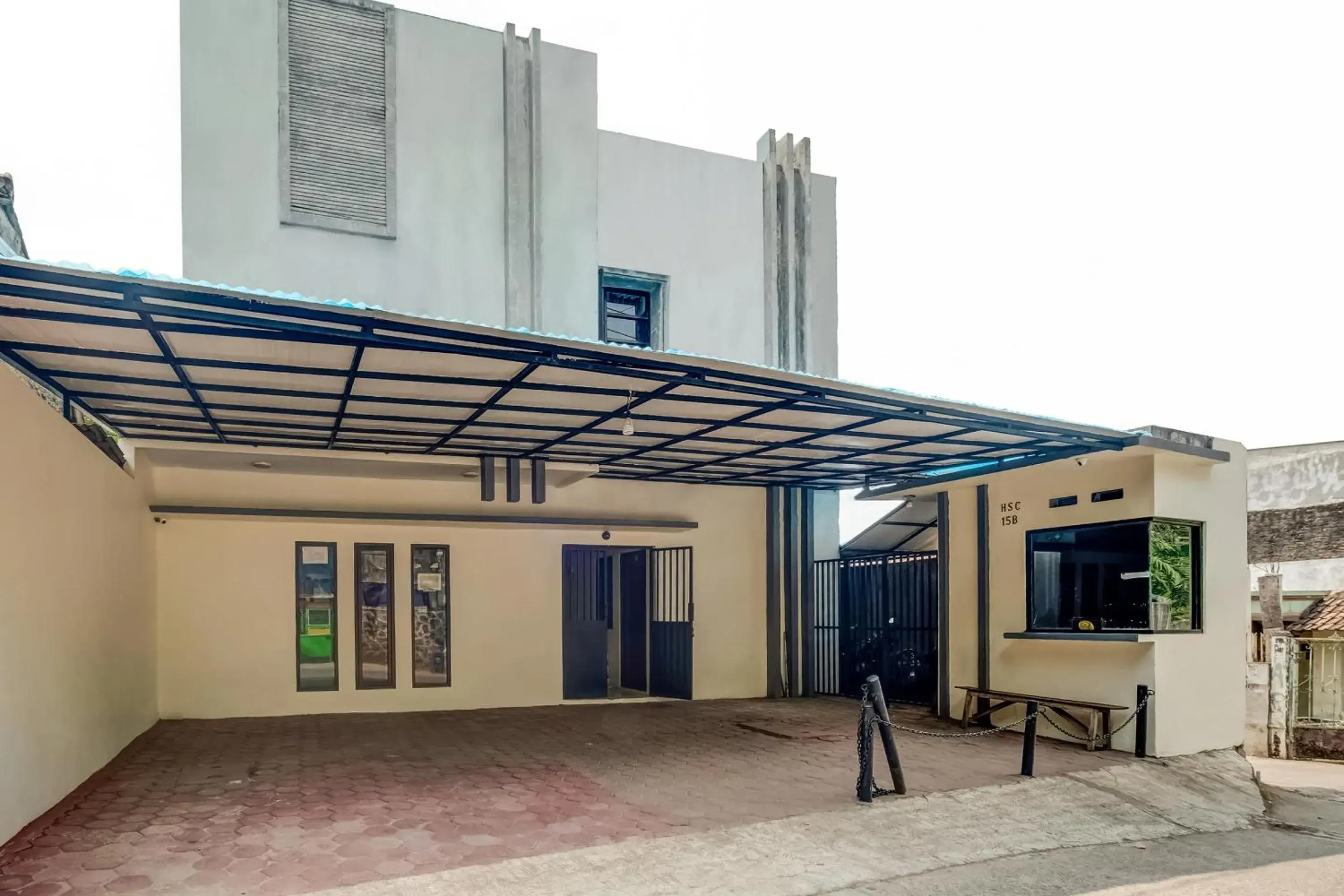 Facade/entrance in Hotel O Graha Hsc Syariah Facade/entrance in Hotel O Graha Hsc Syariah