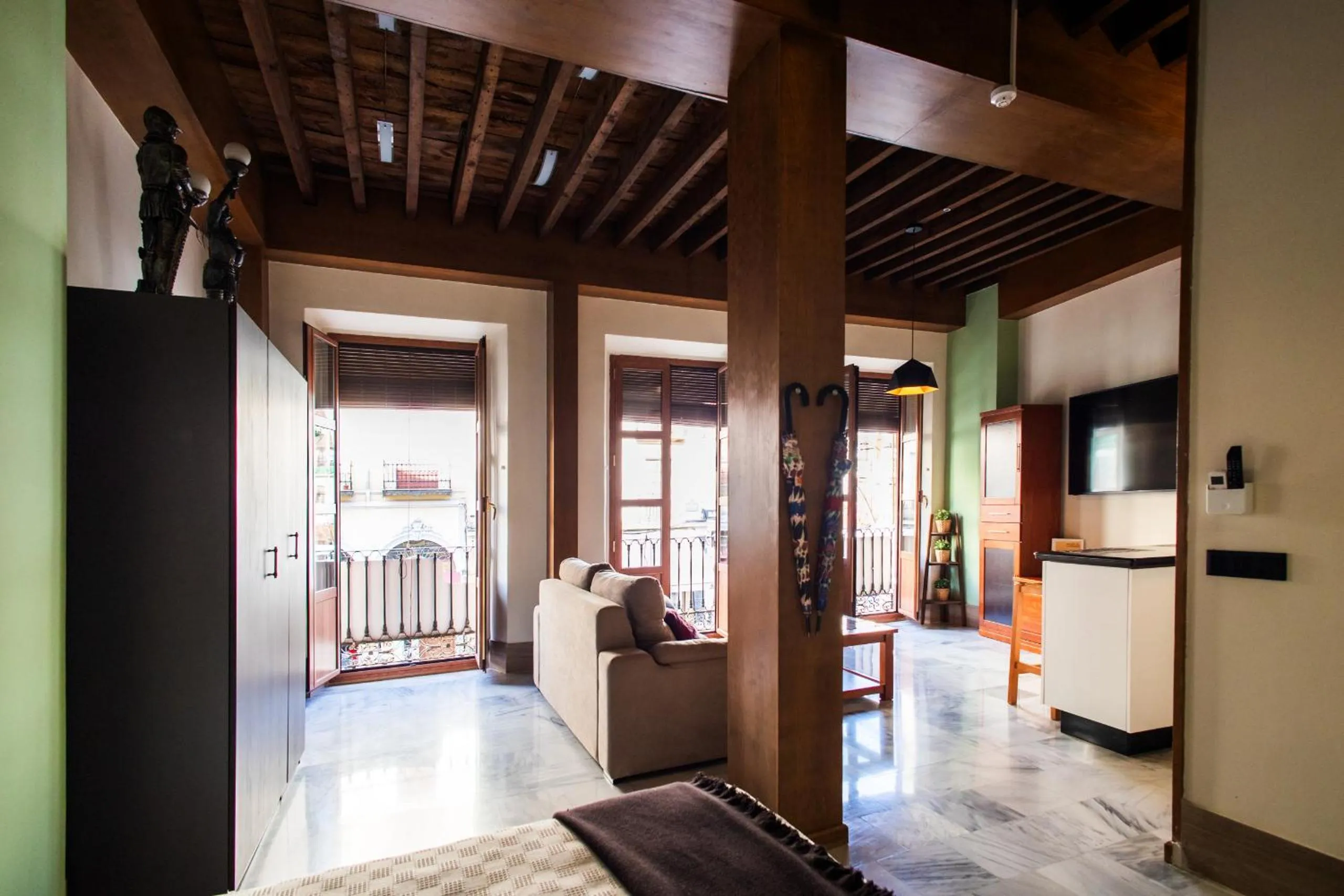 Dining area, Bed in Apartamentos Reyes Católicos